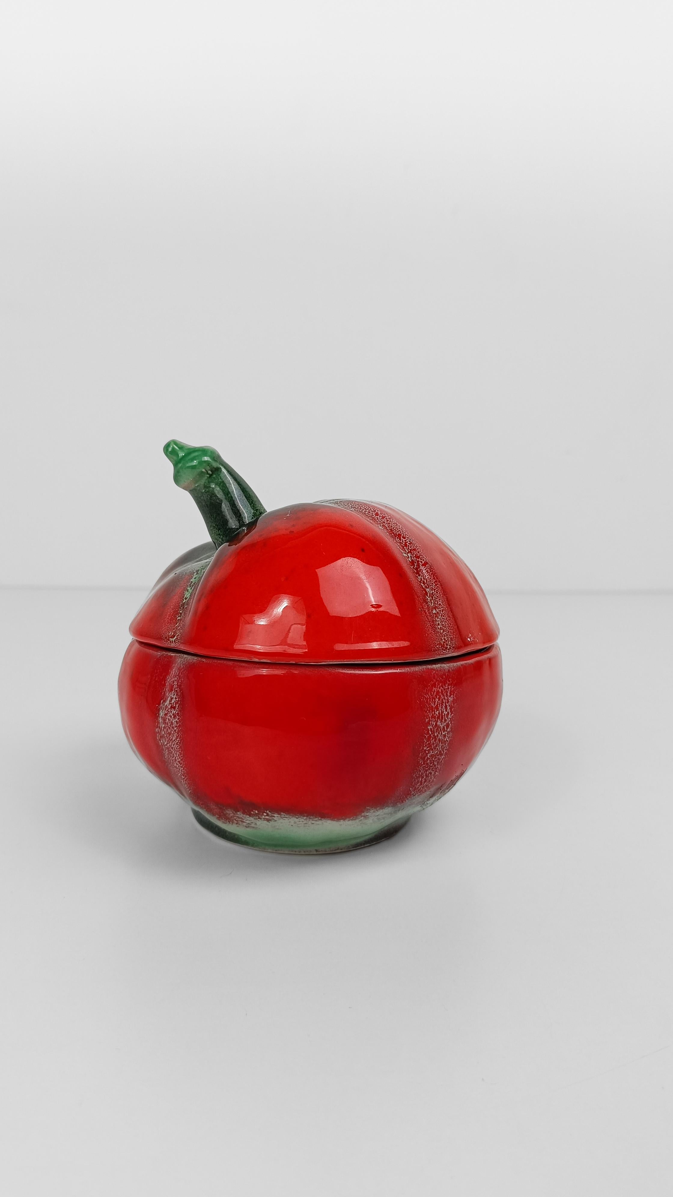 Italian Vintage Majolica Sugar Bowl in the shape of a Tomato by Pacetti Albisola For Sale 3