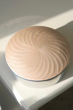 Italienische Bonbonniere aus Metall mit rosa Muranoglas-Deckel aus Metall