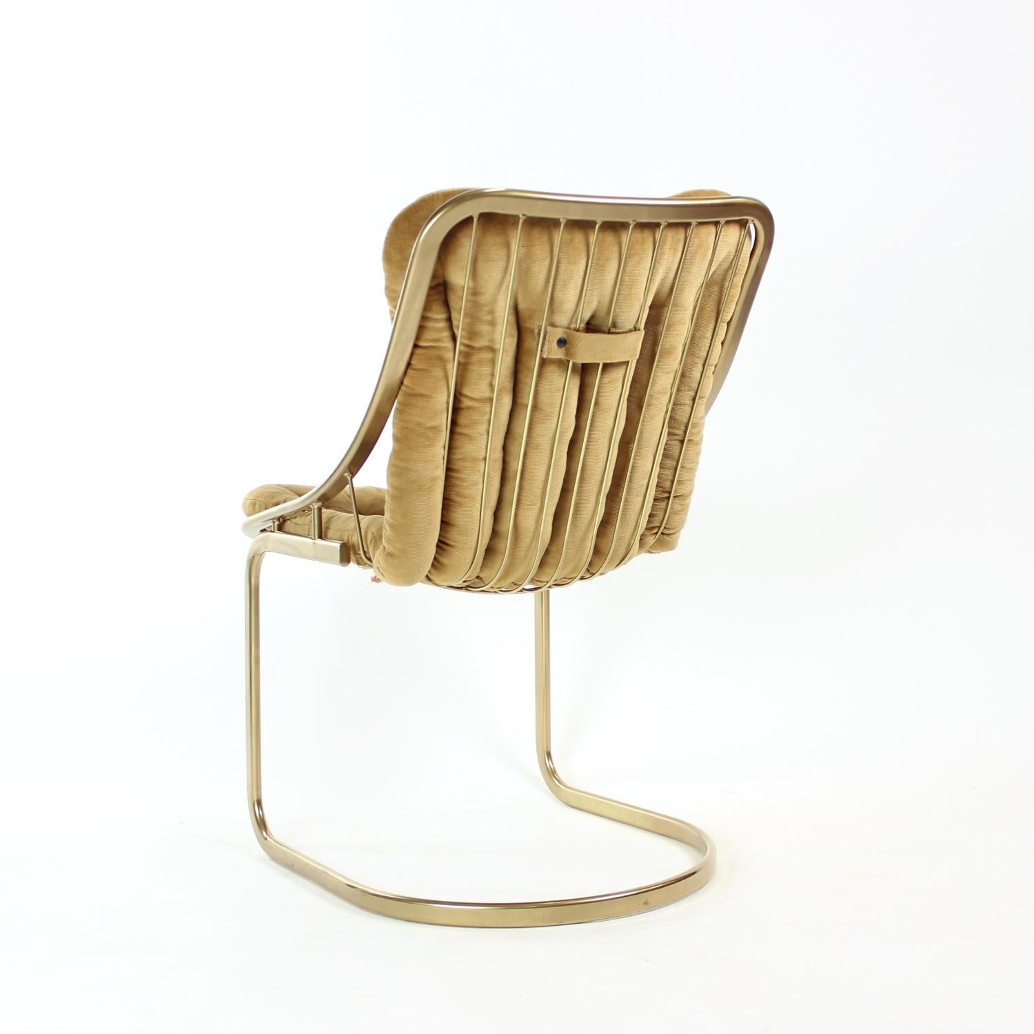 Italienische Vintage-Metallstühle in Gold, Italien, 1970er Jahre (Ende des 20. Jahrhunderts) im Angebot