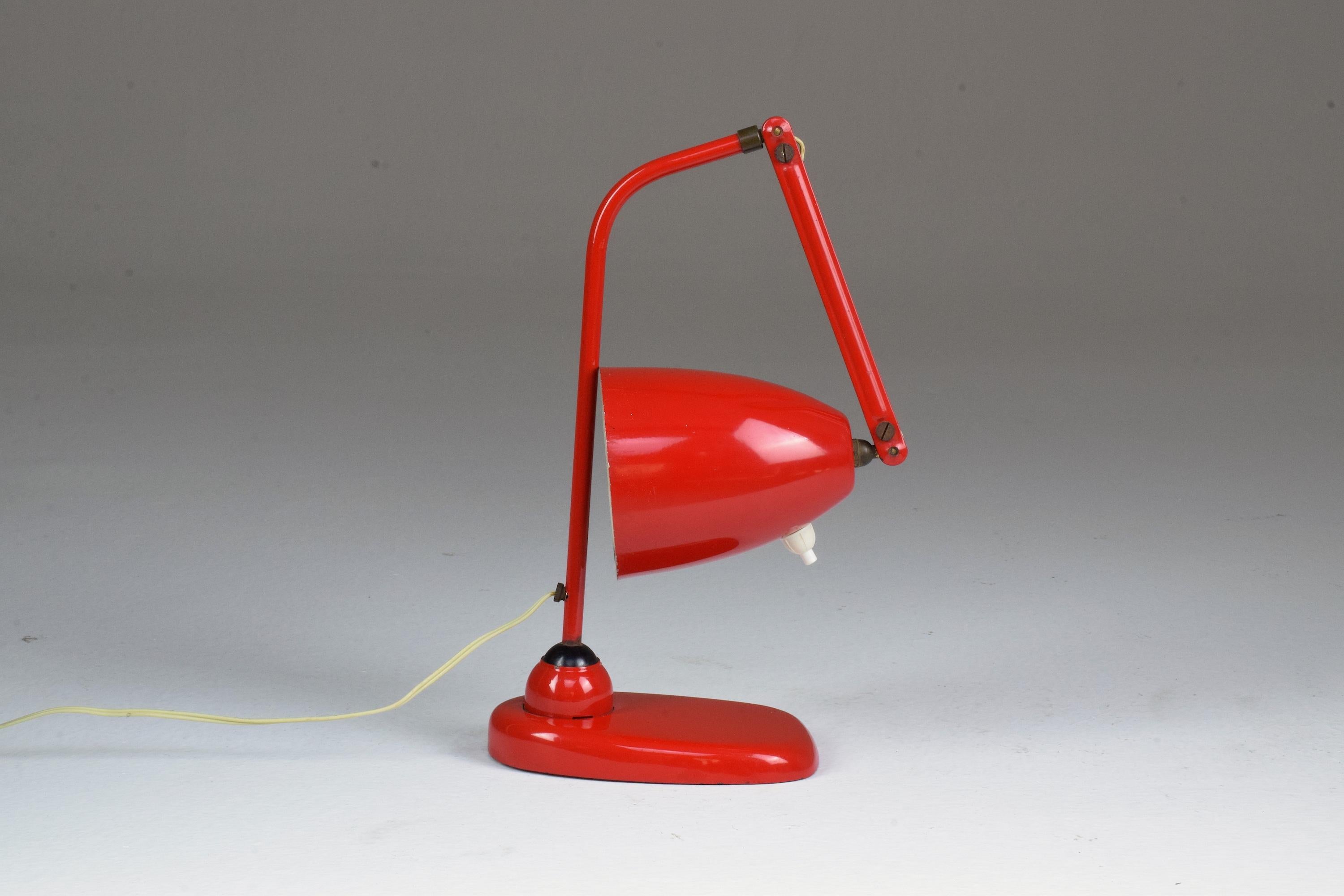 20th Century Italian Vintage Midcentury Desk Lamp in the style of Stilnovo