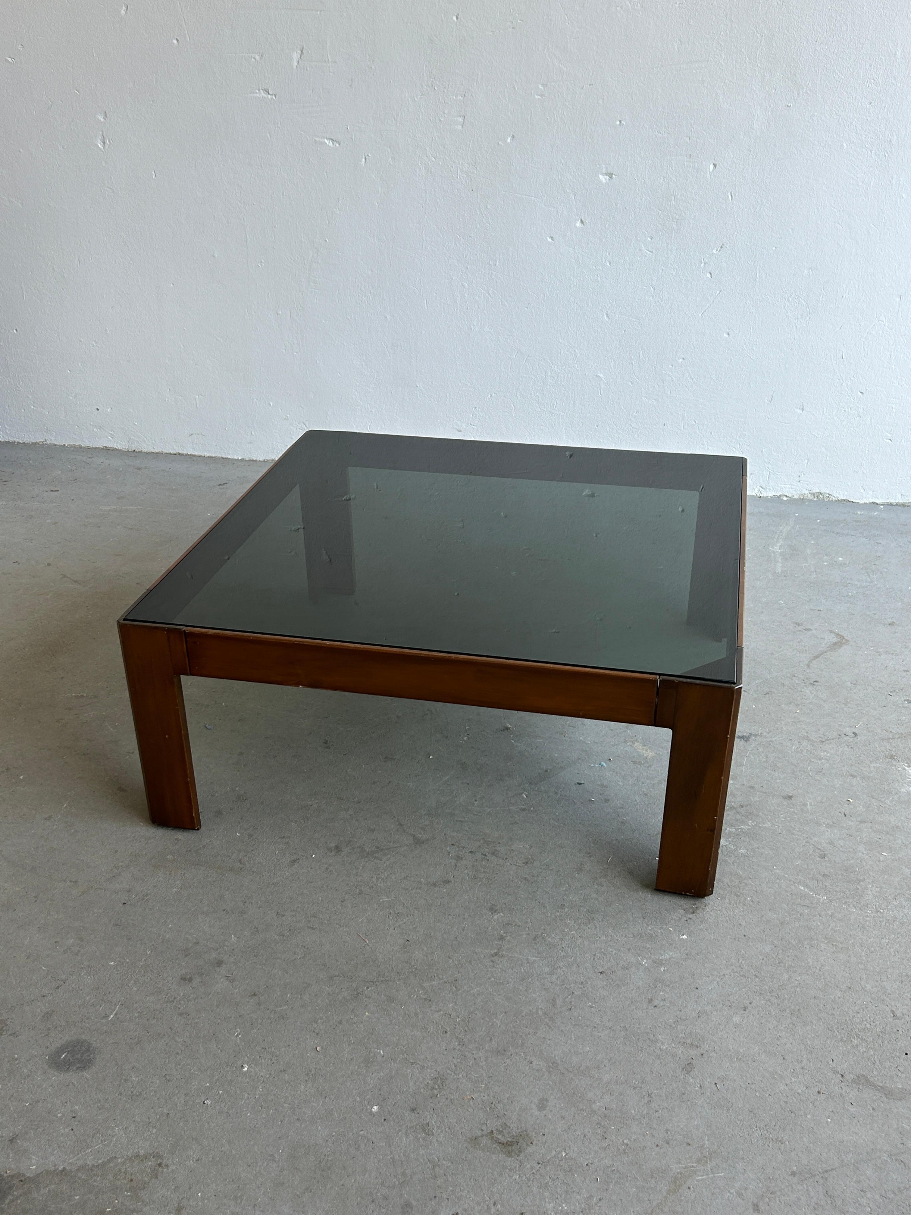 Italian Vintage Mid-Century-Modern Coffee Table in the Style of Afra and Scarpa In Good Condition For Sale In Zagreb, HR