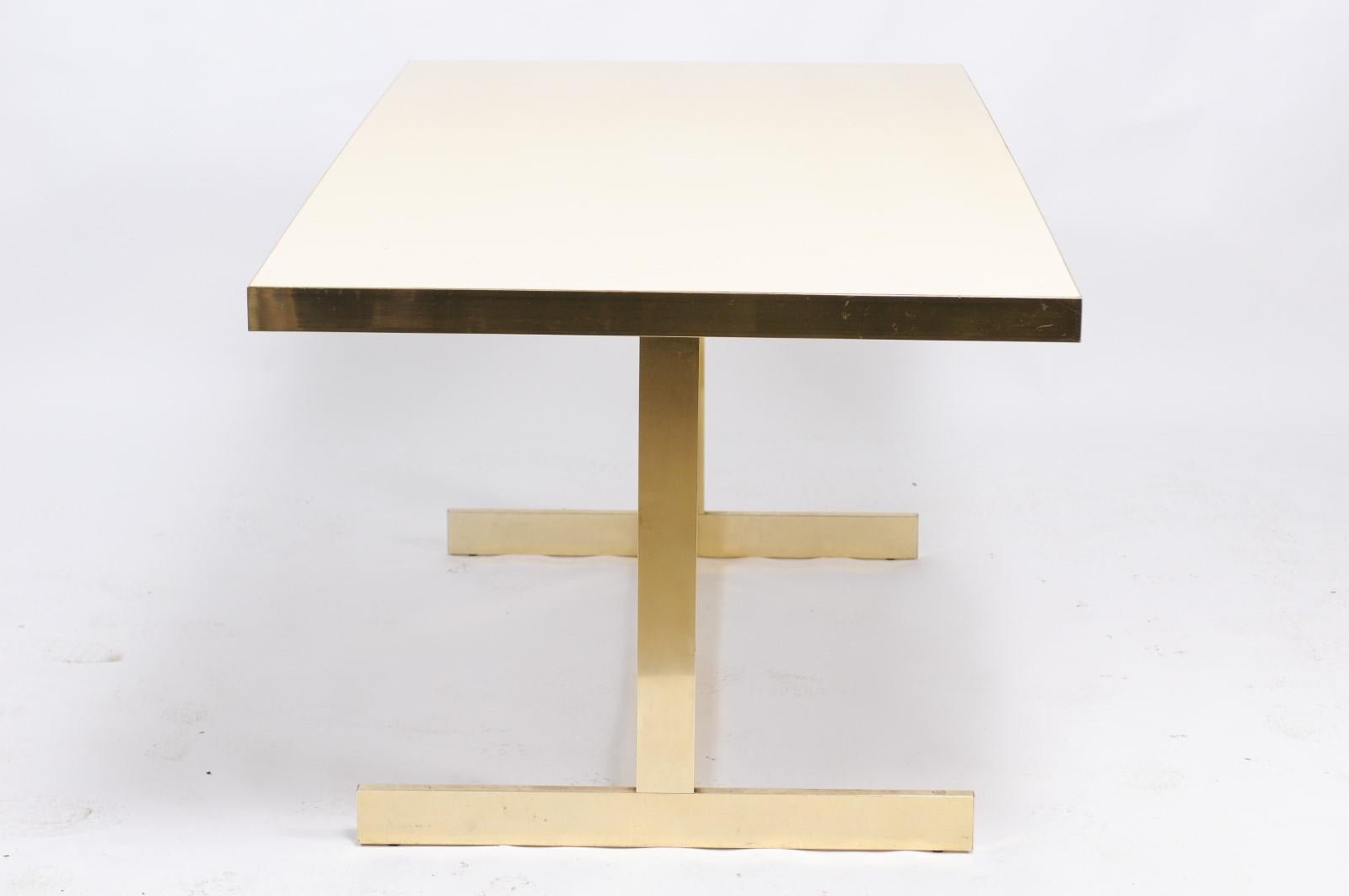 Italian Vintage Mid-Century Modern Formica Dining Table with Brass Trestle Base (Messing)