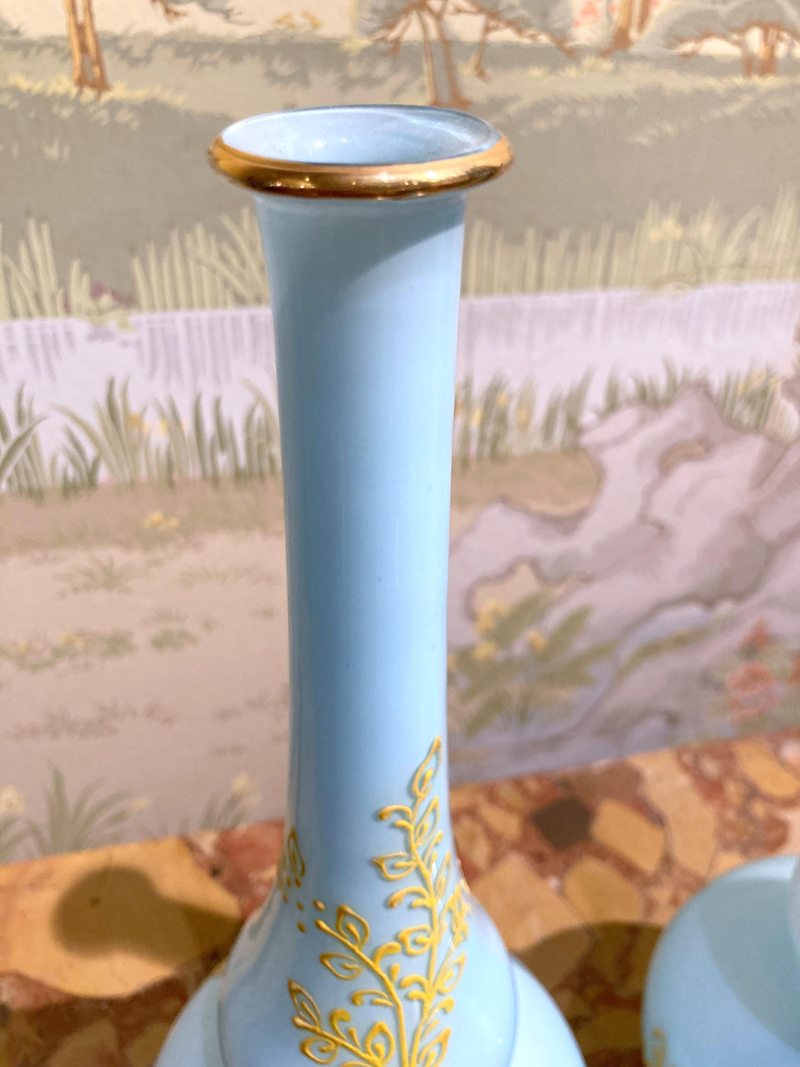 Fatto a mano Vasi a fiore in vetro di Murano opalino turchese d'epoca della metà del secolo scorso in vendita