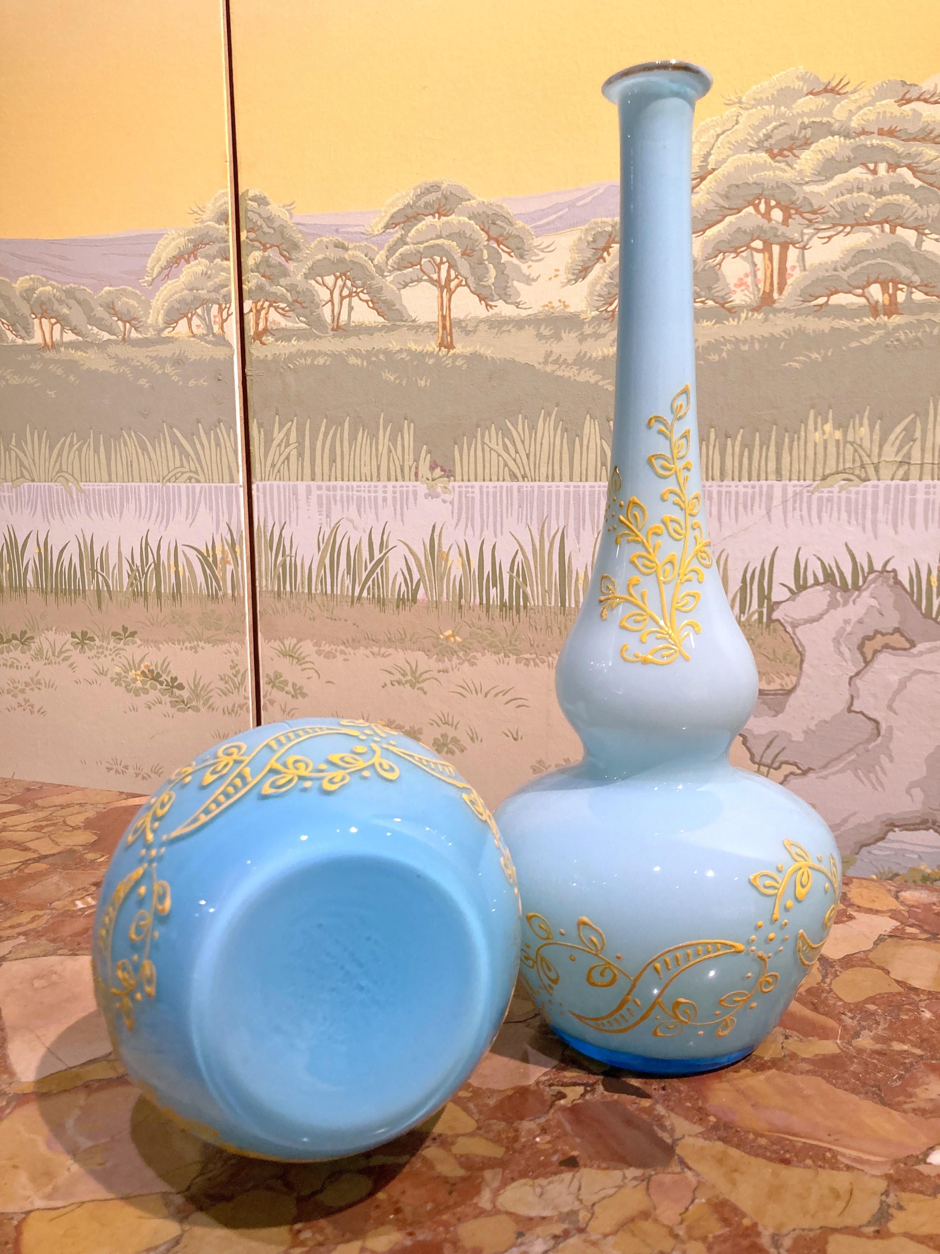 Vasi a fiore in vetro di Murano opalino turchese d'epoca della metà del secolo scorso In condizioni buone in vendita a Firenze, IT