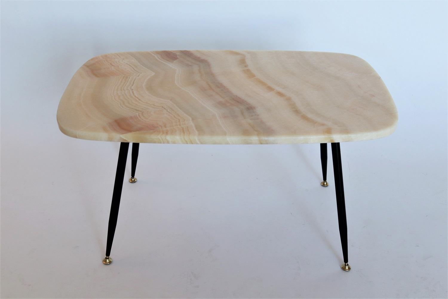 Mid-20th Century Italian Vintage Midcentury Pink Onyx Marble Coffee Table with Brass Tips, 1950s