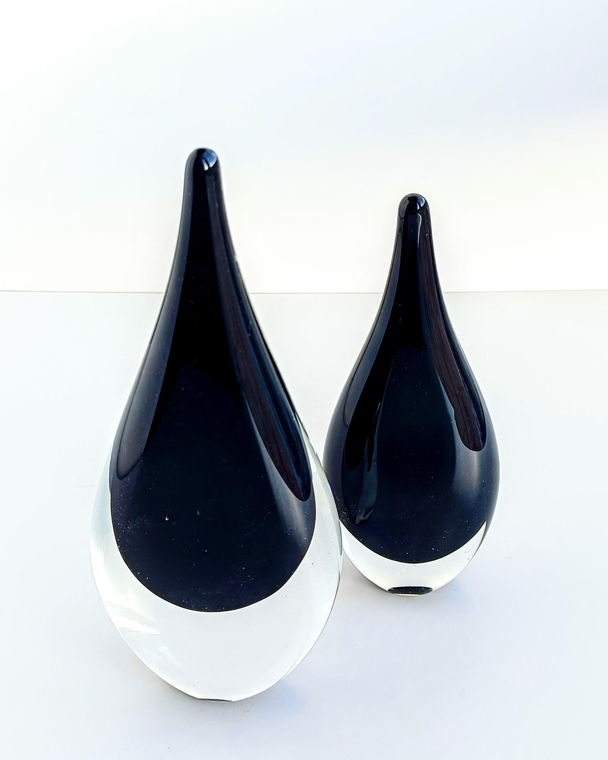 Vintage Italian Art Glass Minimalist Murano Sommerso Teardrop Sculptures, 1950s  In Excellent Condition For Sale In Valencia, VC
