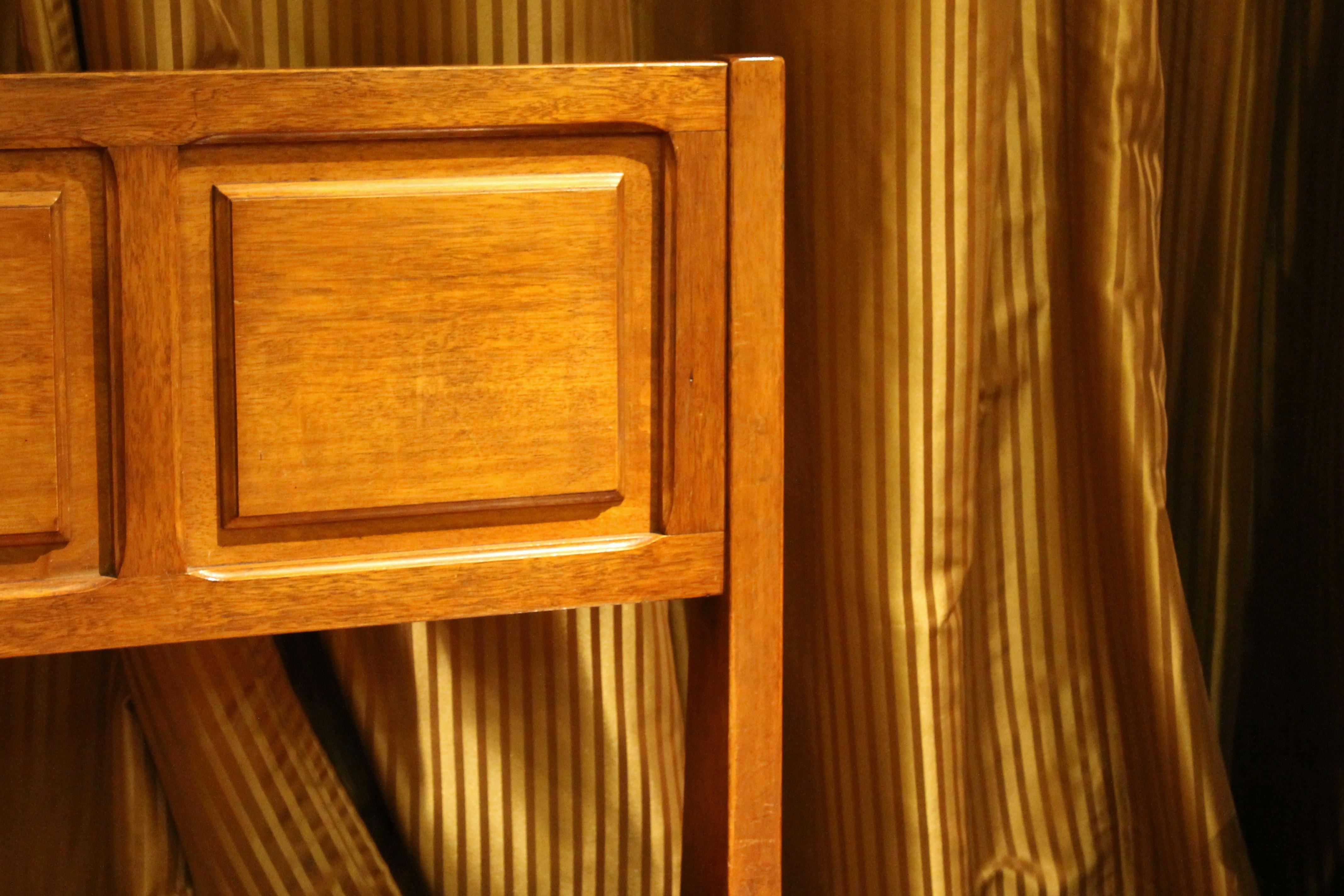 Italian Vintage Modernist Brutalist Style Solid Wood High Back Settee Benches en vente 10