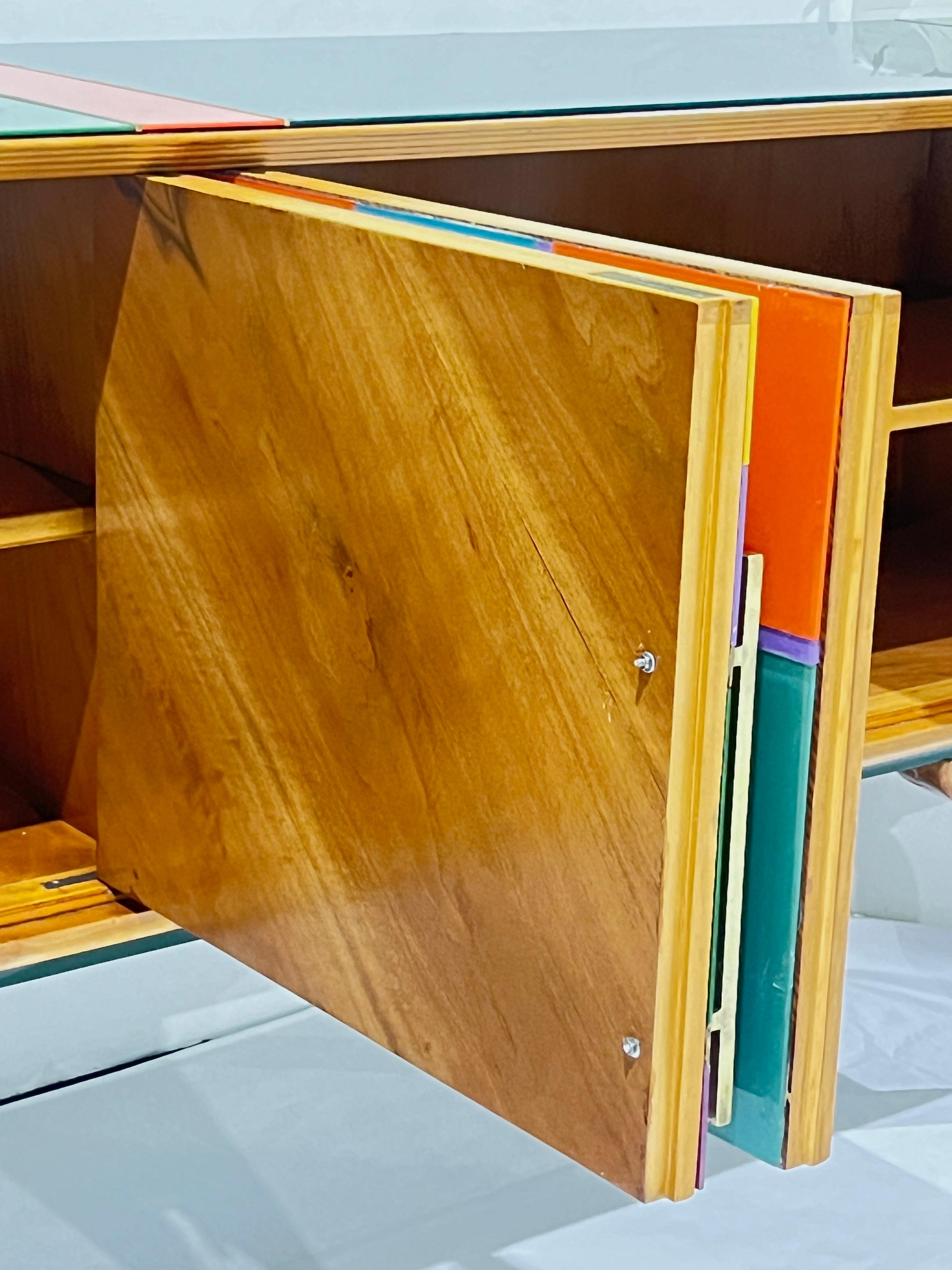 Aparador de 4 puertas de cristal verde naranja amarillo azul de estilo Mondrian vintage italiano 5