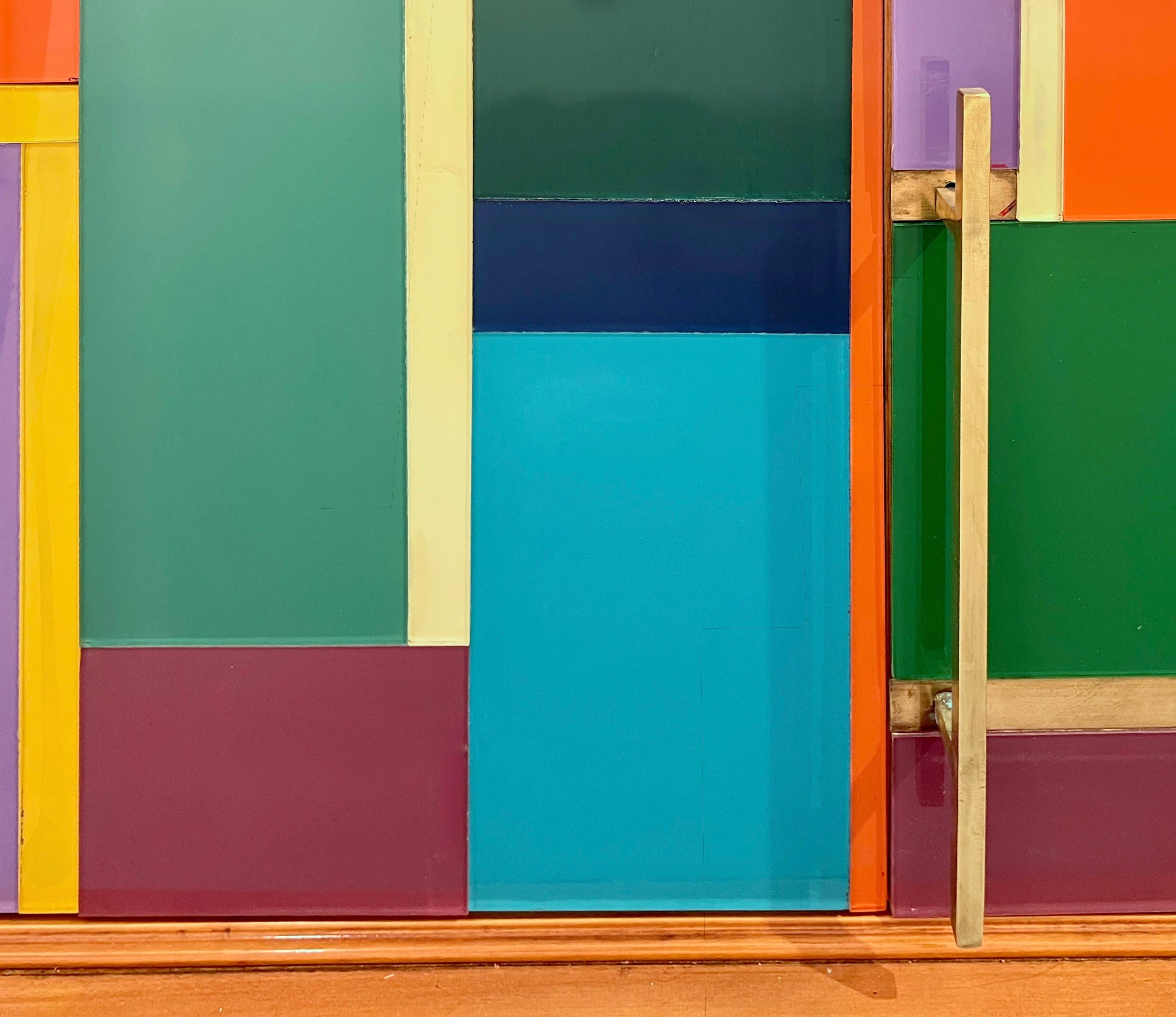 Aparador de 4 puertas de cristal verde naranja amarillo azul de estilo Mondrian vintage italiano en Bueno Estado en New York, NY
