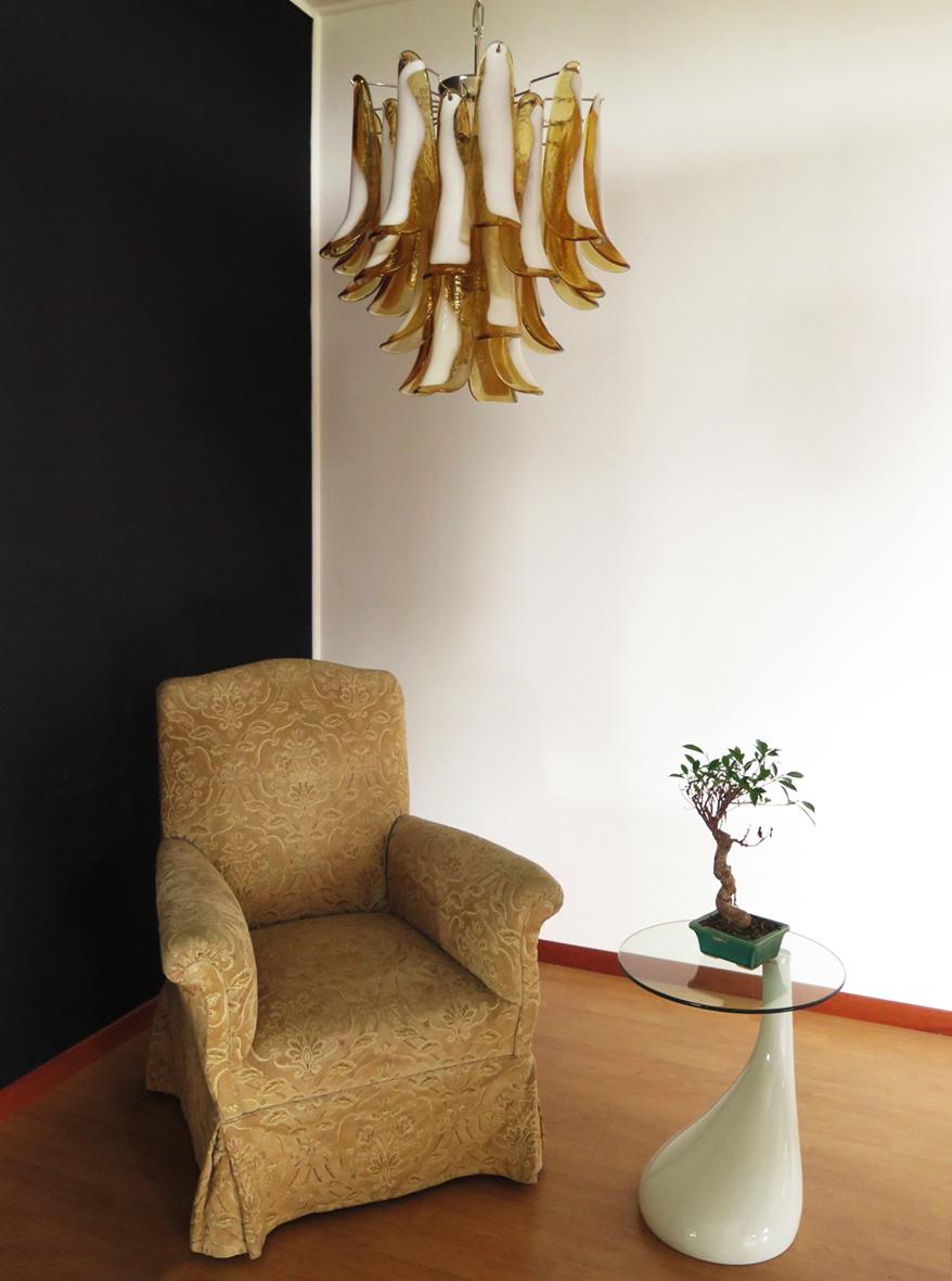 Mid-Century Modern Italian vintage Murano chandelier - 26 amber glass petals For Sale
