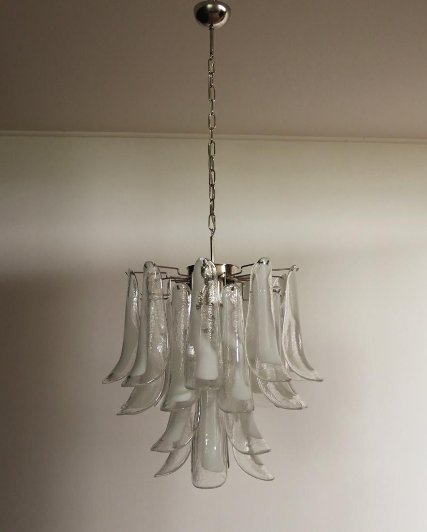 Mid-Century Modern Italian Vintage Murano Chandelier, 26 Glass Petals