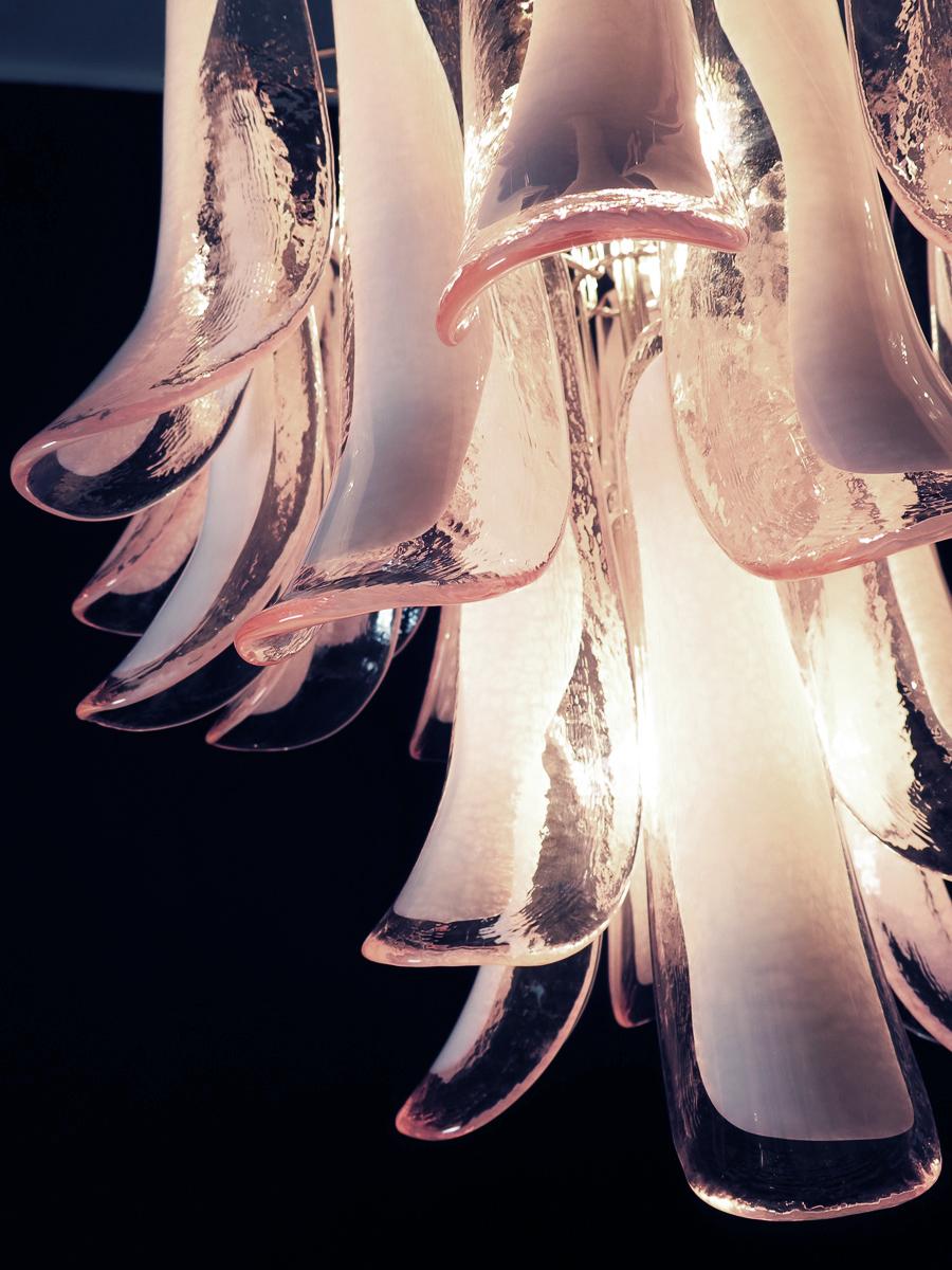 Italian vintage Murano chandelier - 26 pink glass petals For Sale 3