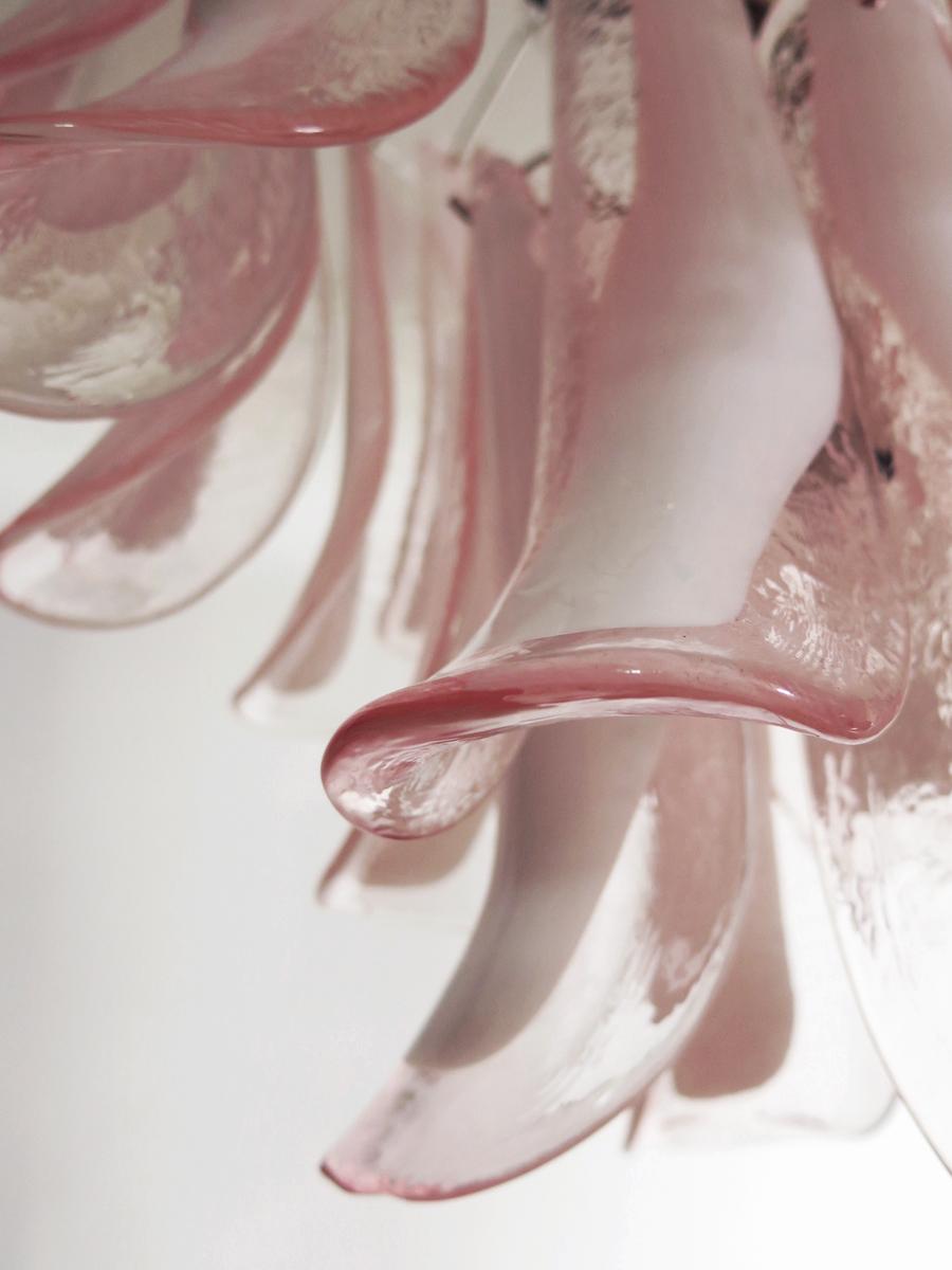 Lustre italien vintage de Murano - 26 pétales de verre rose en vente 6