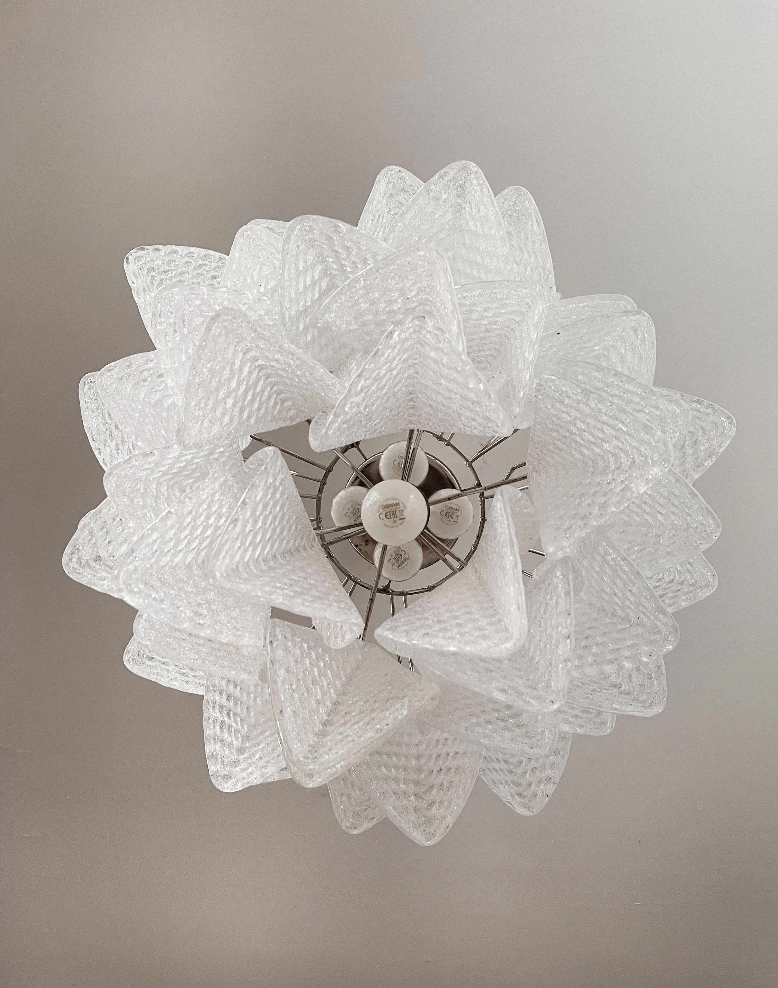 Italiano Lampadario di Murano Vintage, 41 Rondini di vetro in vendita