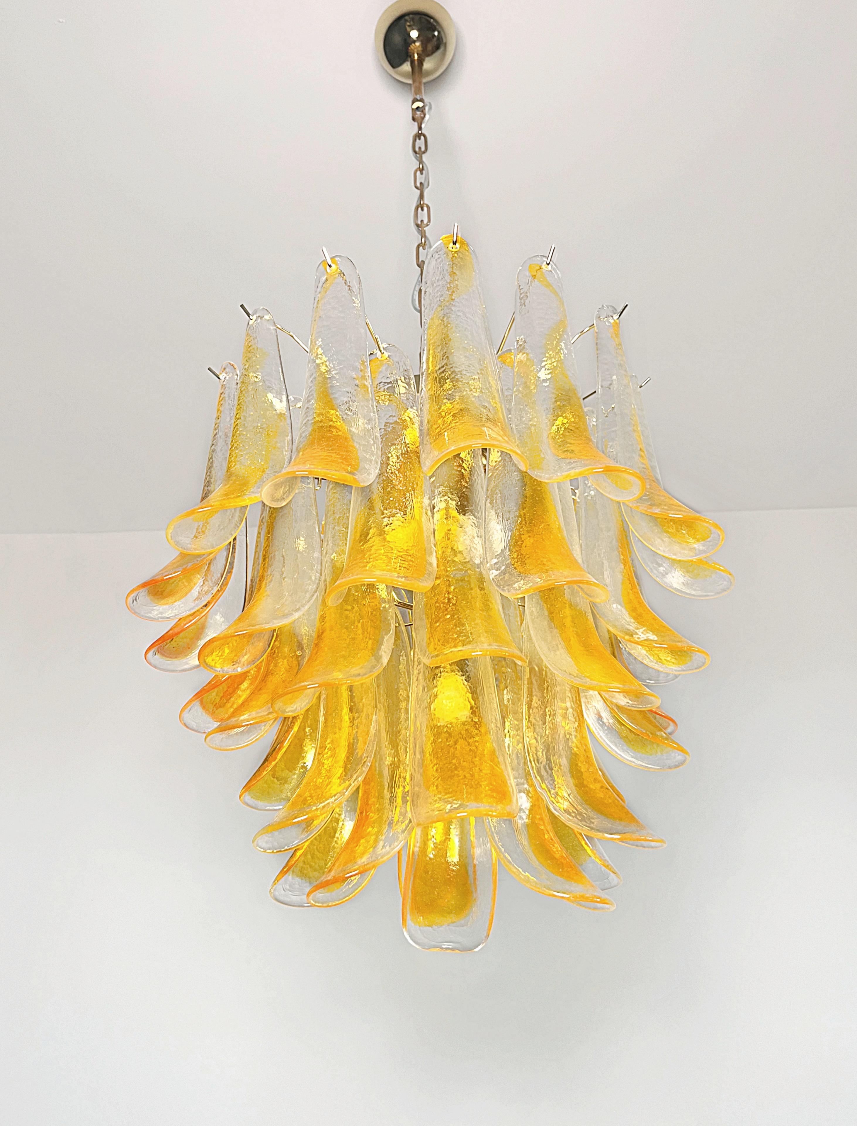 Araña italiana vintage de Murano - 41 copas naranjas. en venta 2