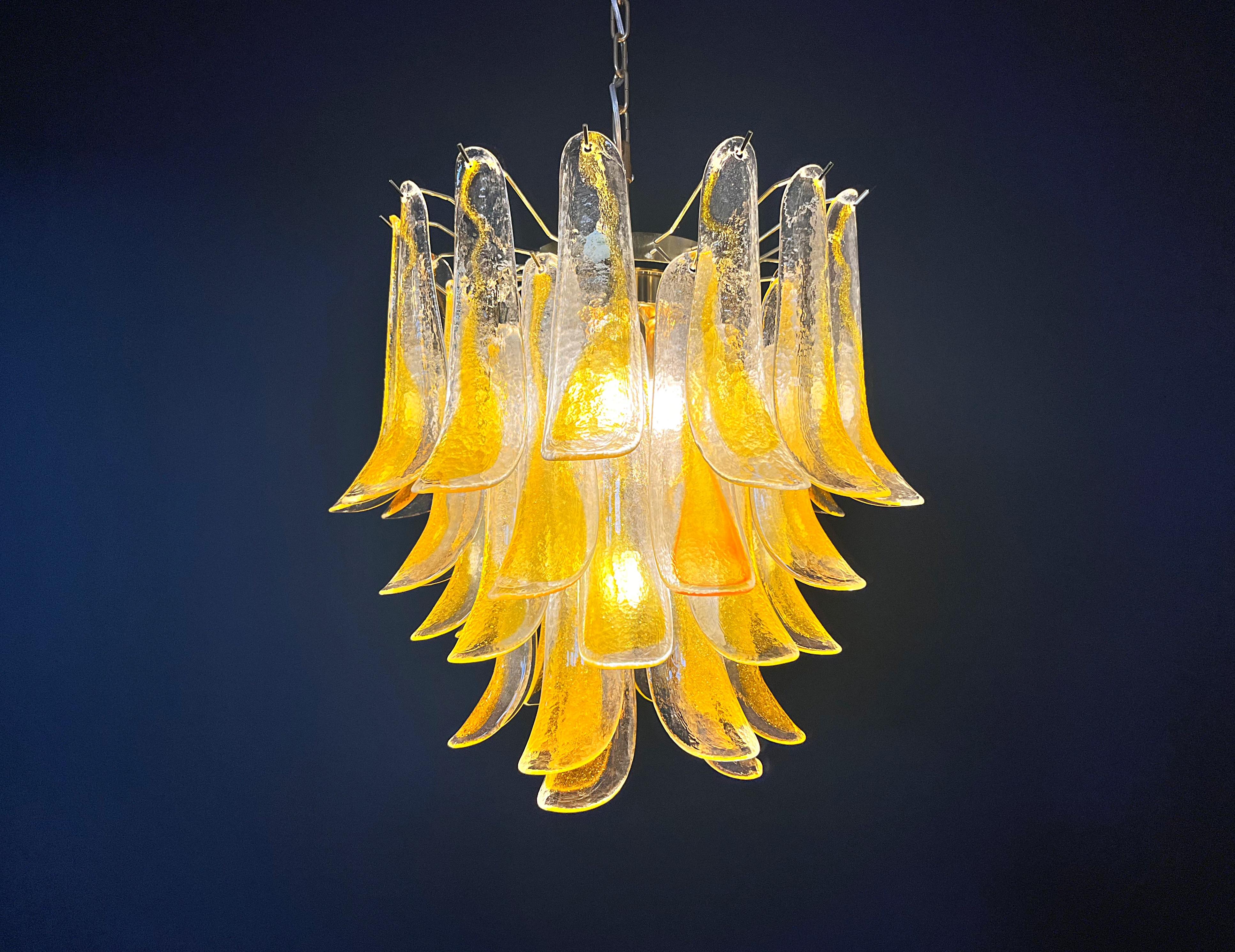 Araña italiana vintage de Murano - 41 copas naranjas. en venta 6