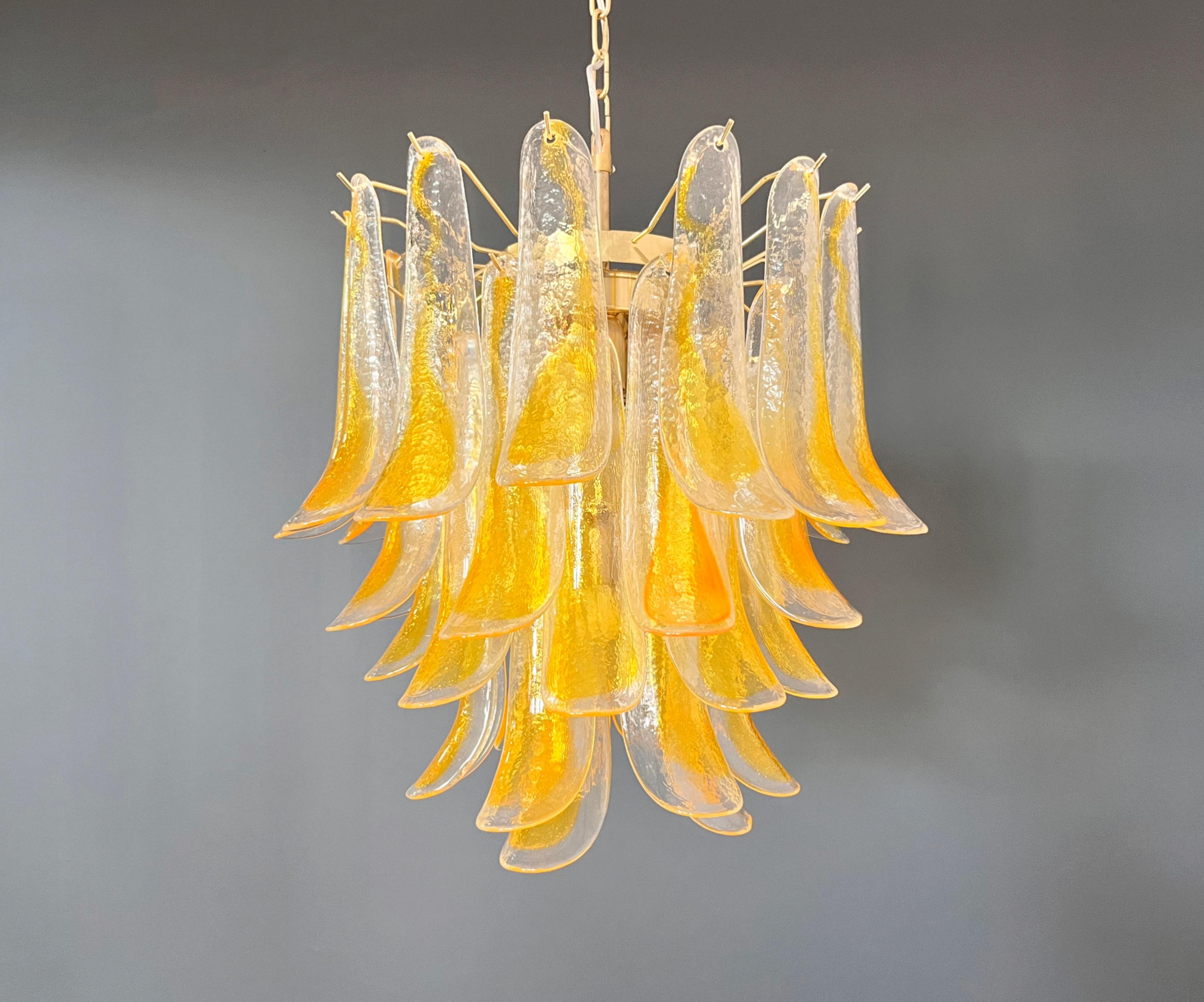 Araña italiana vintage de Murano - 41 copas naranjas. Galvanizado en venta