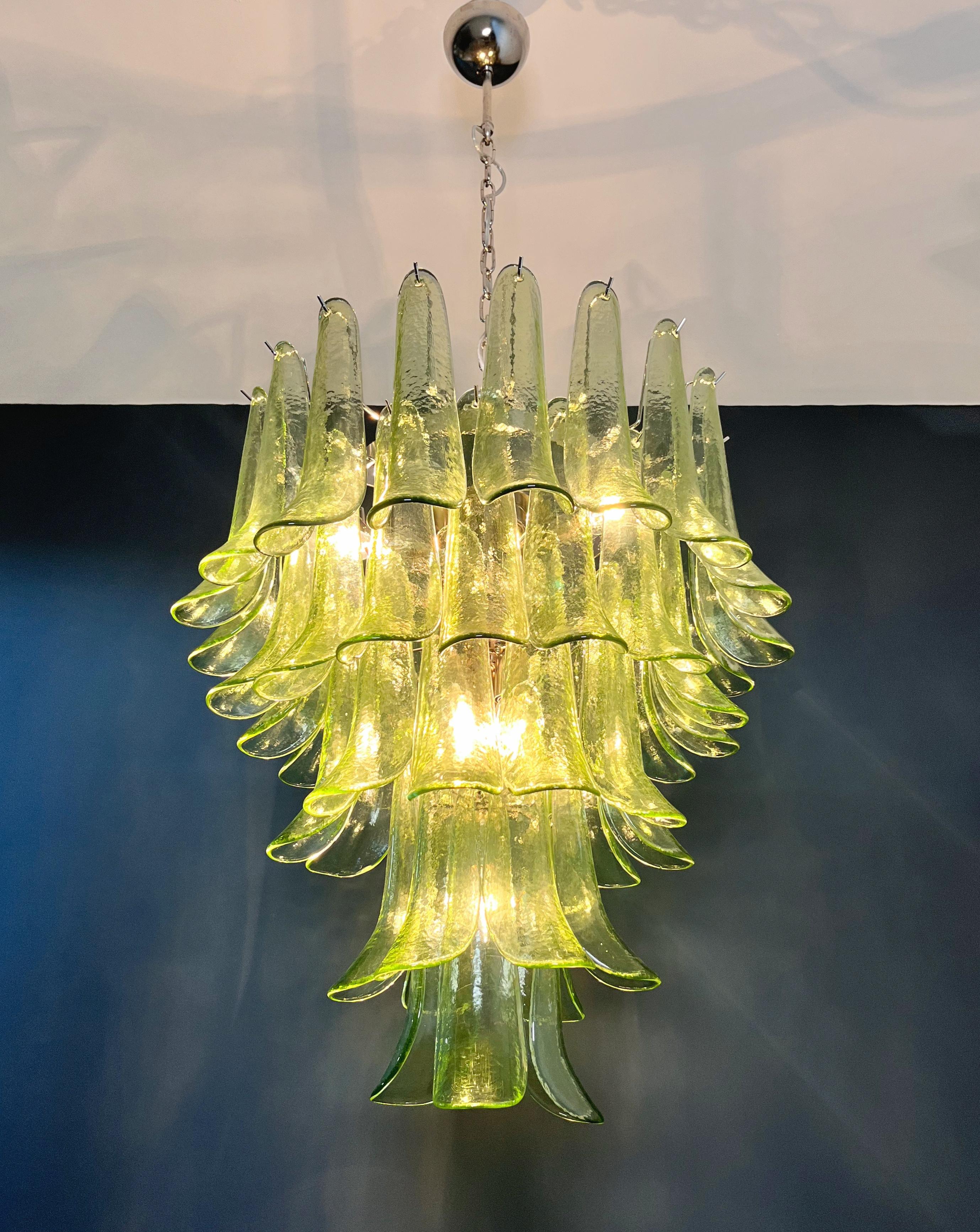 Galvanized Italian vintage Murano chandelier - 52 amber green petals For Sale