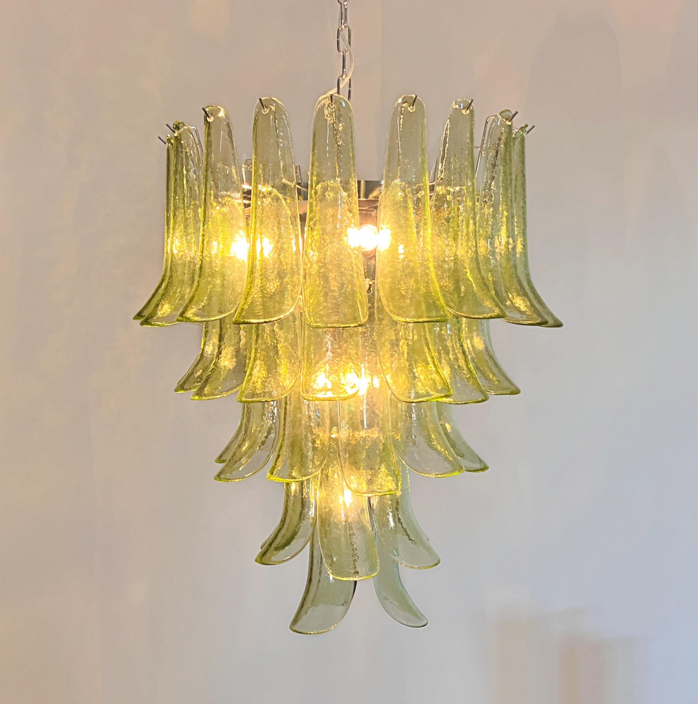 20th Century Italian vintage Murano chandelier - 52 amber green petals For Sale