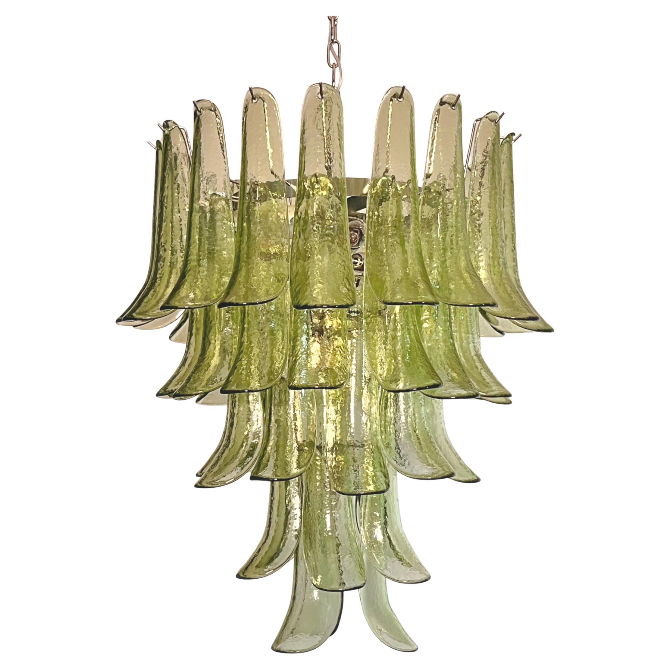 Italian vintage Murano chandelier - 52 amber green petals For Sale