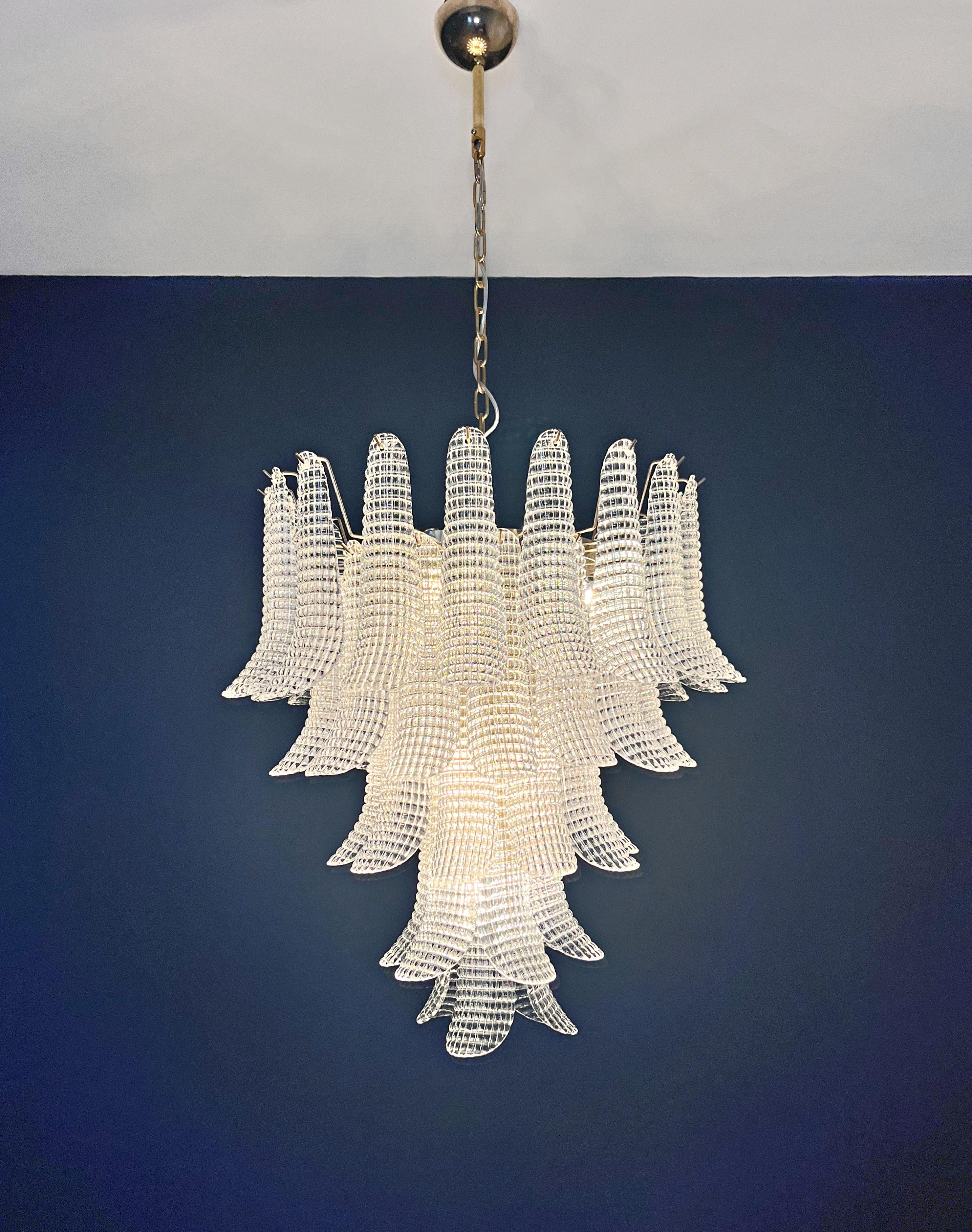 Lampadario vintage italiano di Murano - 52 petali di cristallo in vendita 4