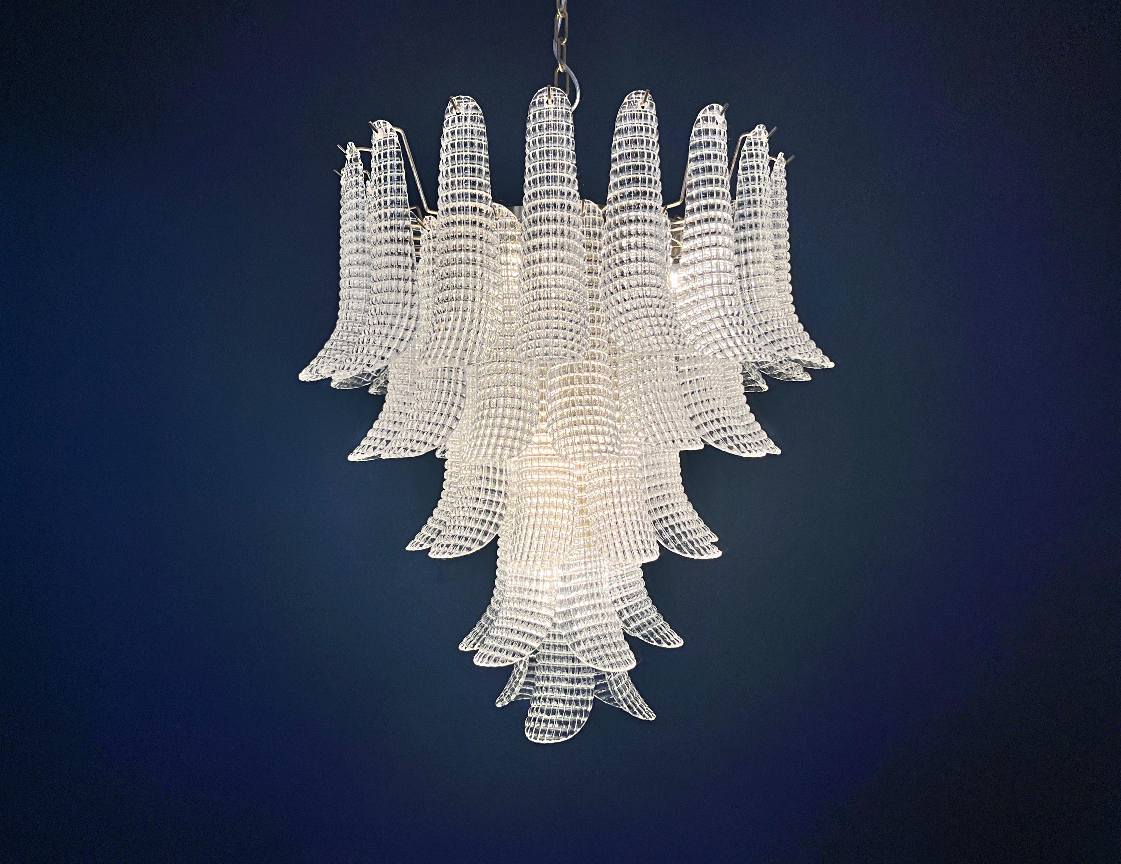 Lampadario vintage italiano di Murano - 52 petali di cristallo in vendita 5