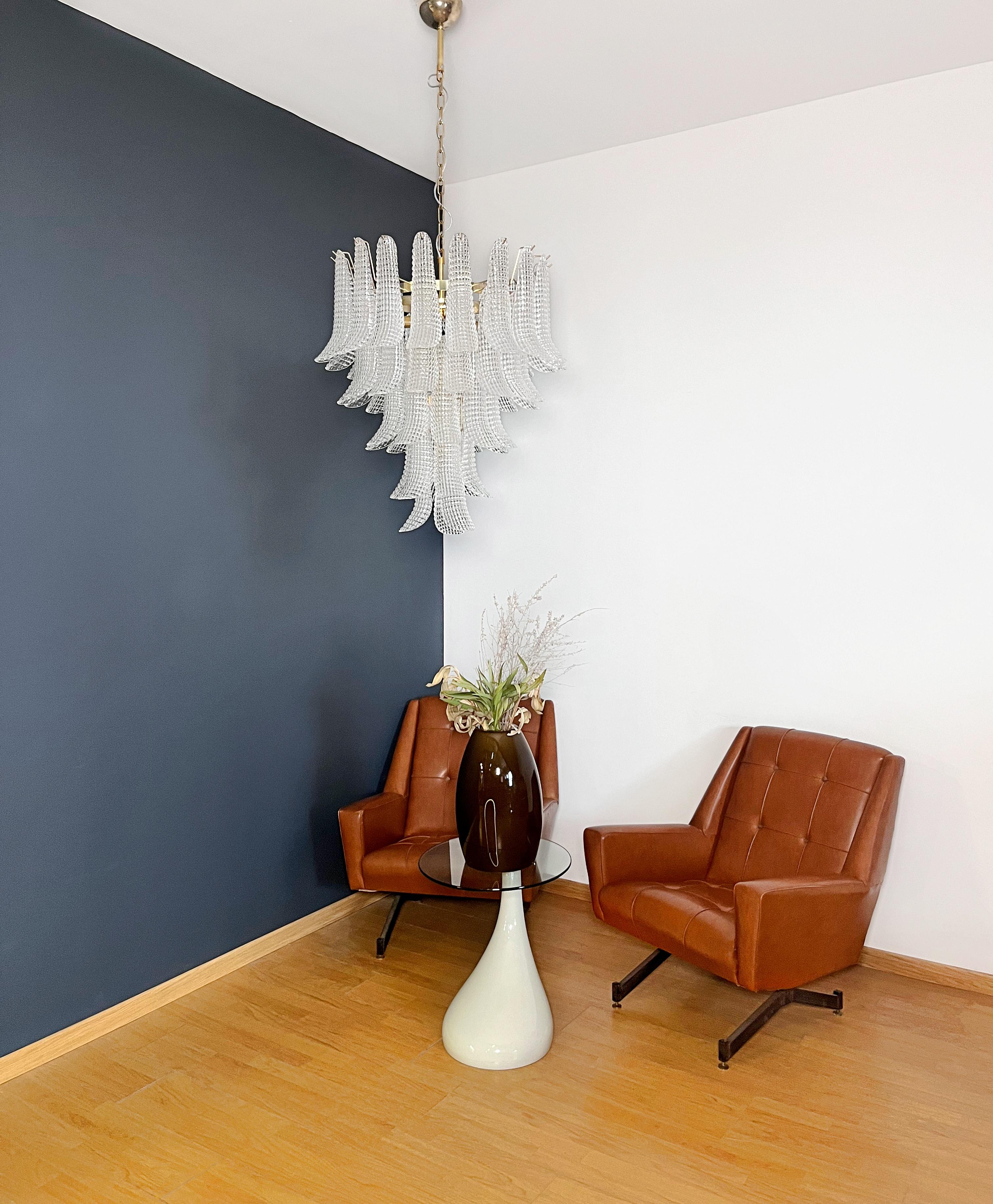 Mid-Century moderno Lampadario vintage italiano di Murano - 52 petali di cristallo in vendita