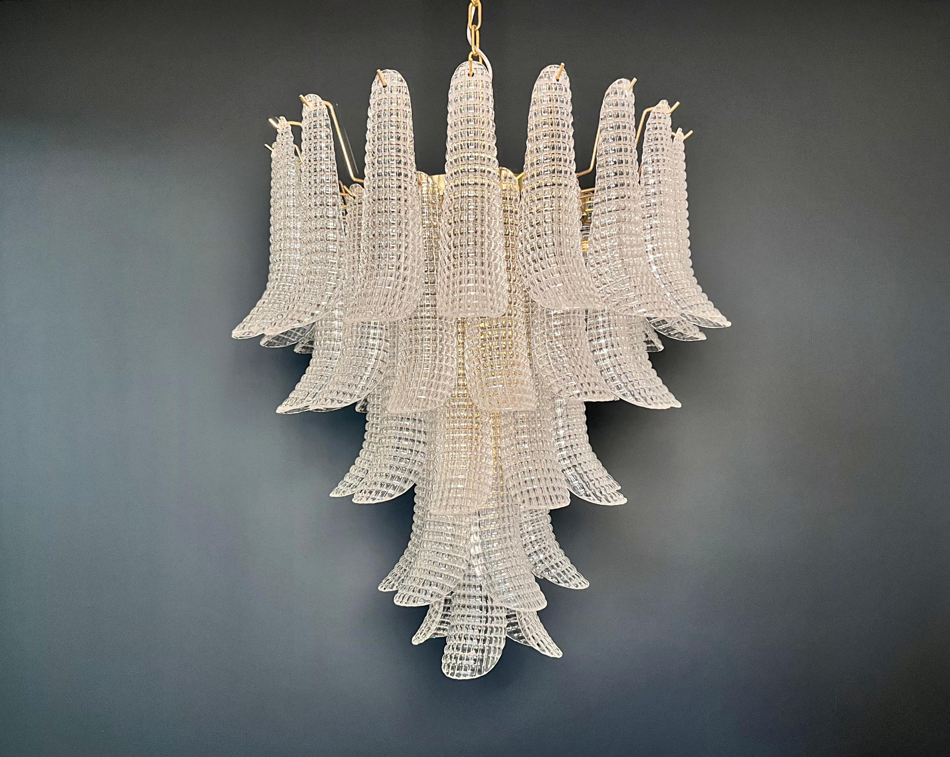 Galvanizzato Lampadario vintage italiano di Murano - 52 petali di cristallo in vendita