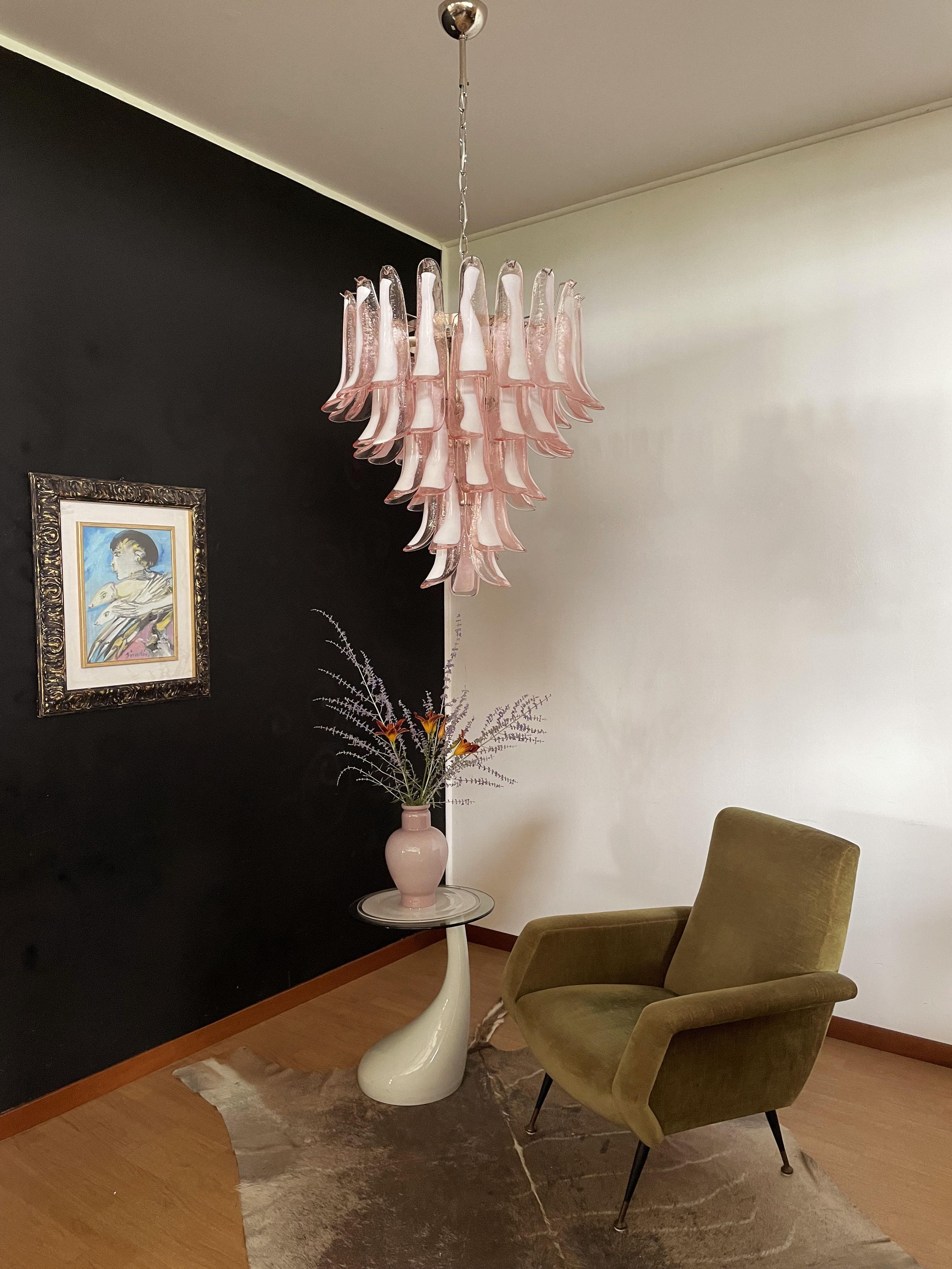 Huge Italian vintage Murano chandelier made by 52 glass petals (PINK and white “lattimo”) in a chrome frame.
Period: late XX century
Dimensions: 55.10 inches (140 cm) height with chain, 29.50 inches (75 cm) height without chain, 26 inches (66 cm)