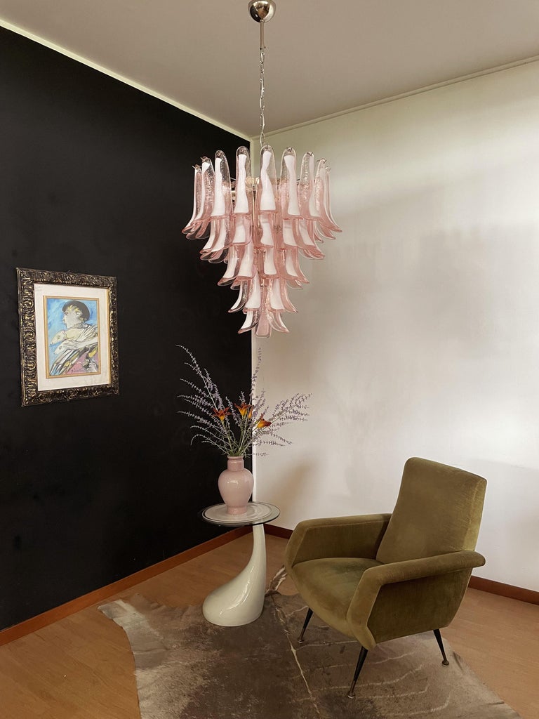 Huge Italian vintage Murano chandelier made by 52 glass petals (PINK and white “lattimo”) in a chrome frame.
Period: late XX century
Dimensions: 55.10 inches (140 cm) height with chain, 29.50 inches (75 cm) height without chain, 26 inches (66 cm)