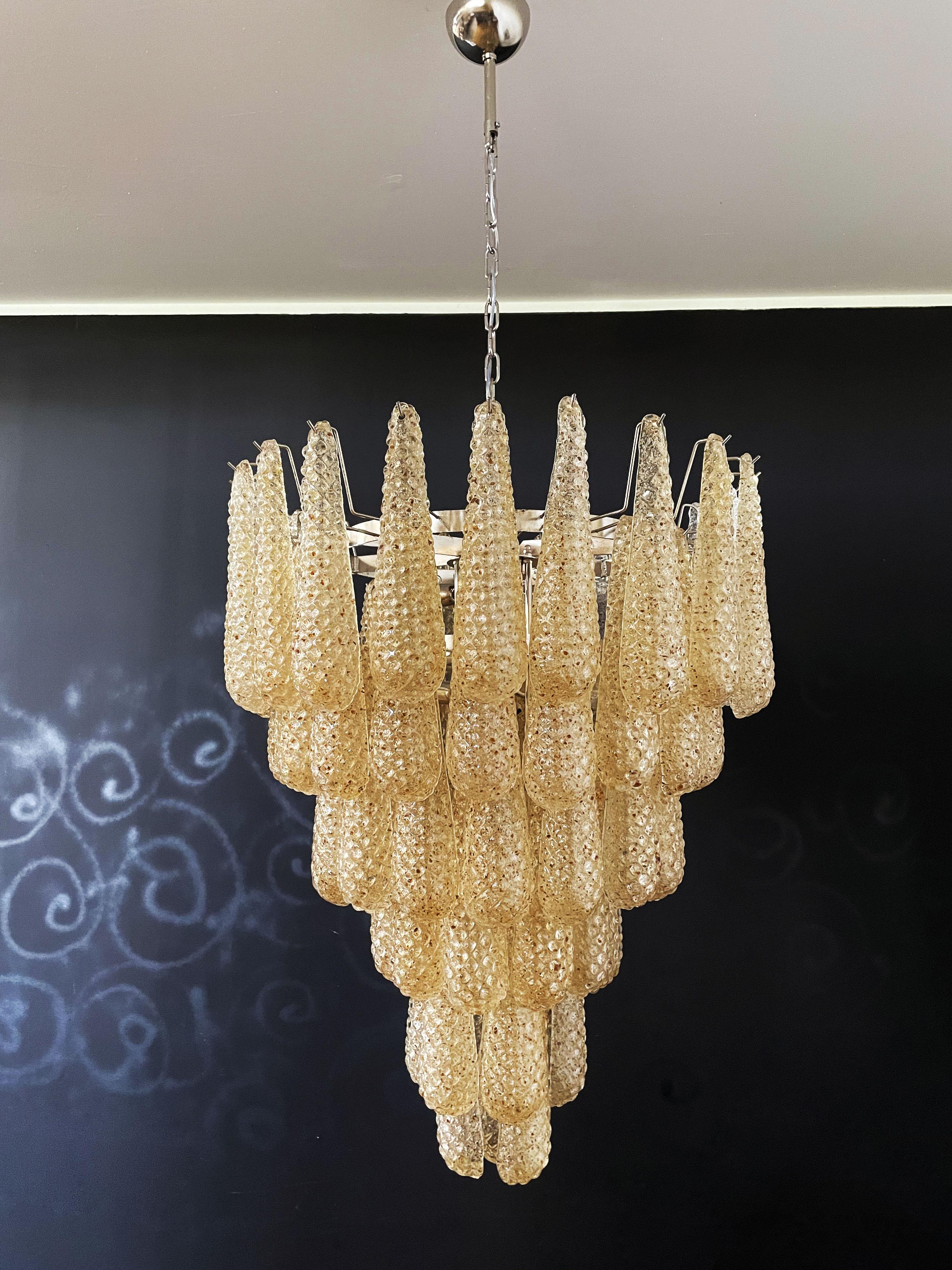 Italian Vintage Murano Chandelier, 75 Amber Glass Petals Drop In Good Condition In Gaiarine Frazione Francenigo (TV), IT
