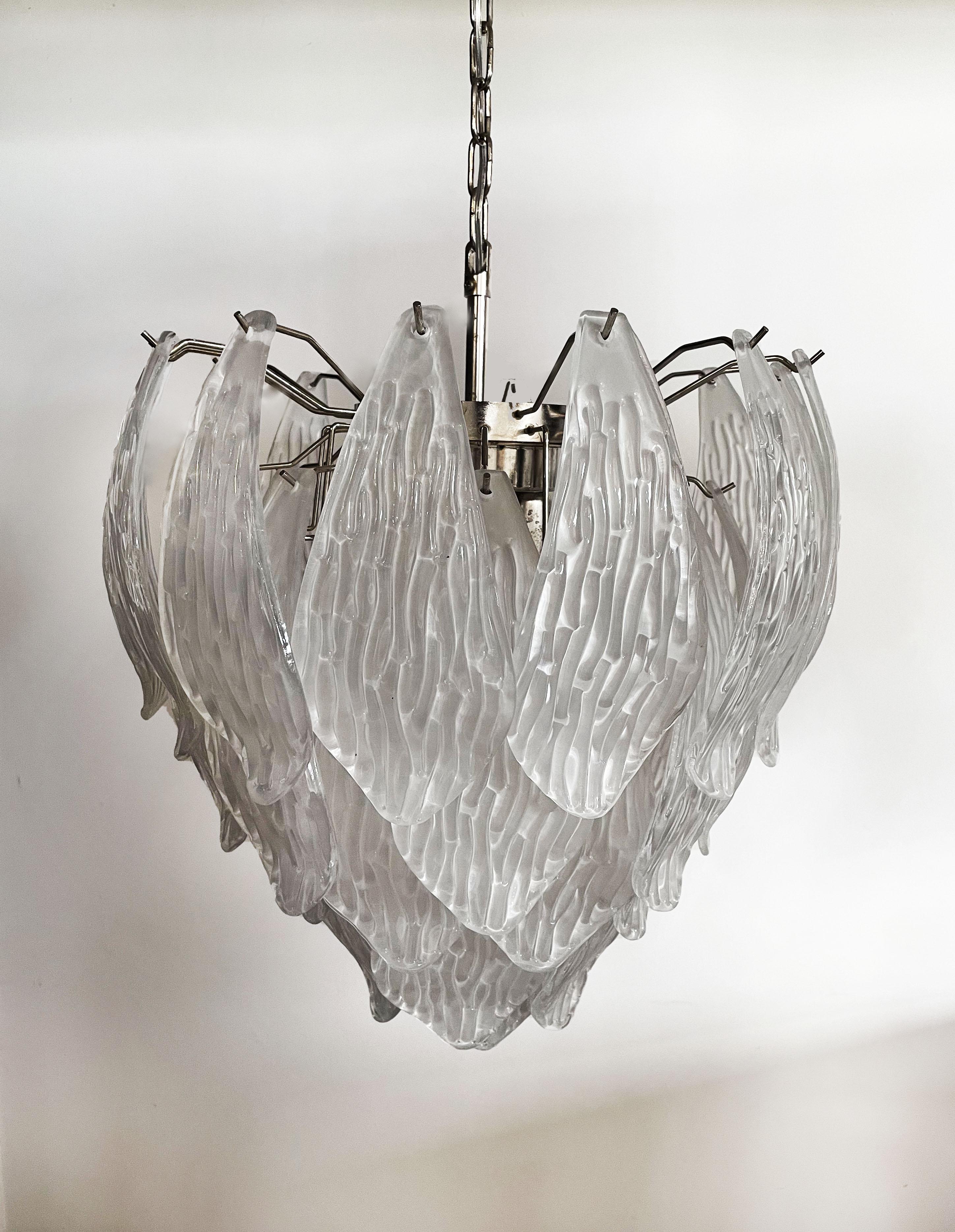 Italian vintage Murano chandelier - frosted carved glass leaves For Sale 3
