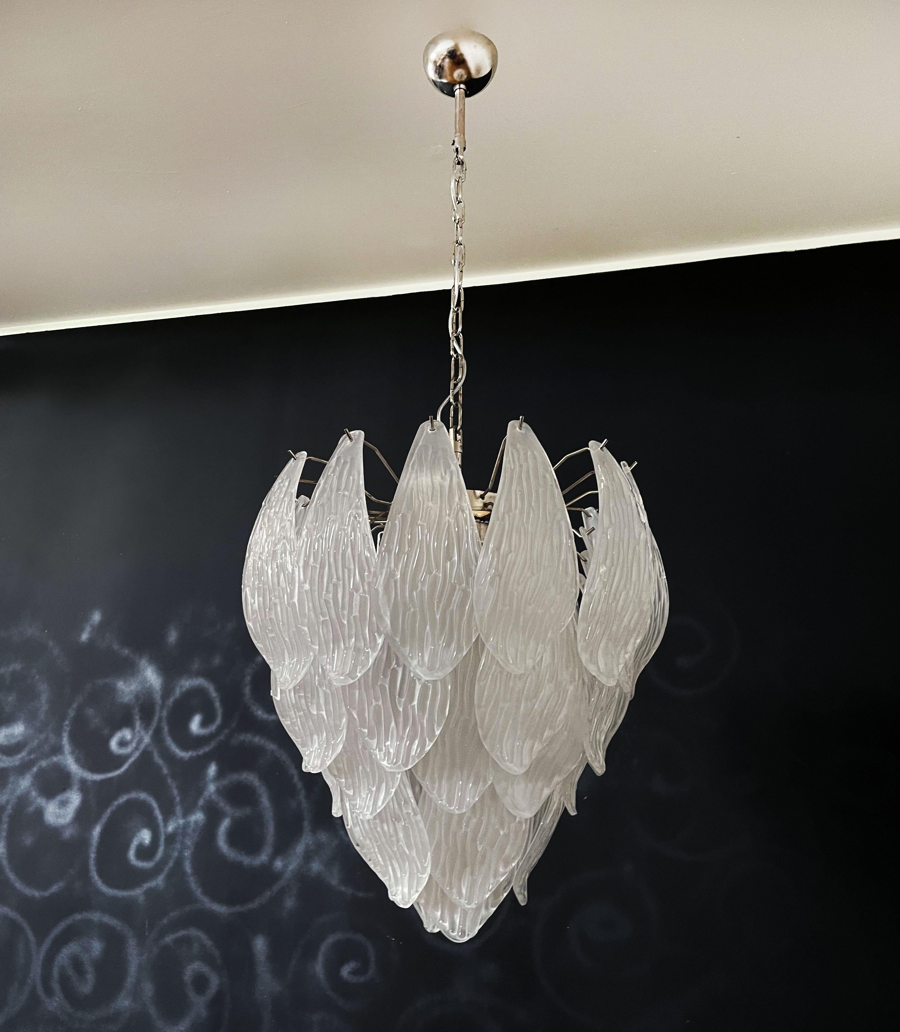 Italian vintage Murano chandelier - frosted carved glass leaves For Sale 5