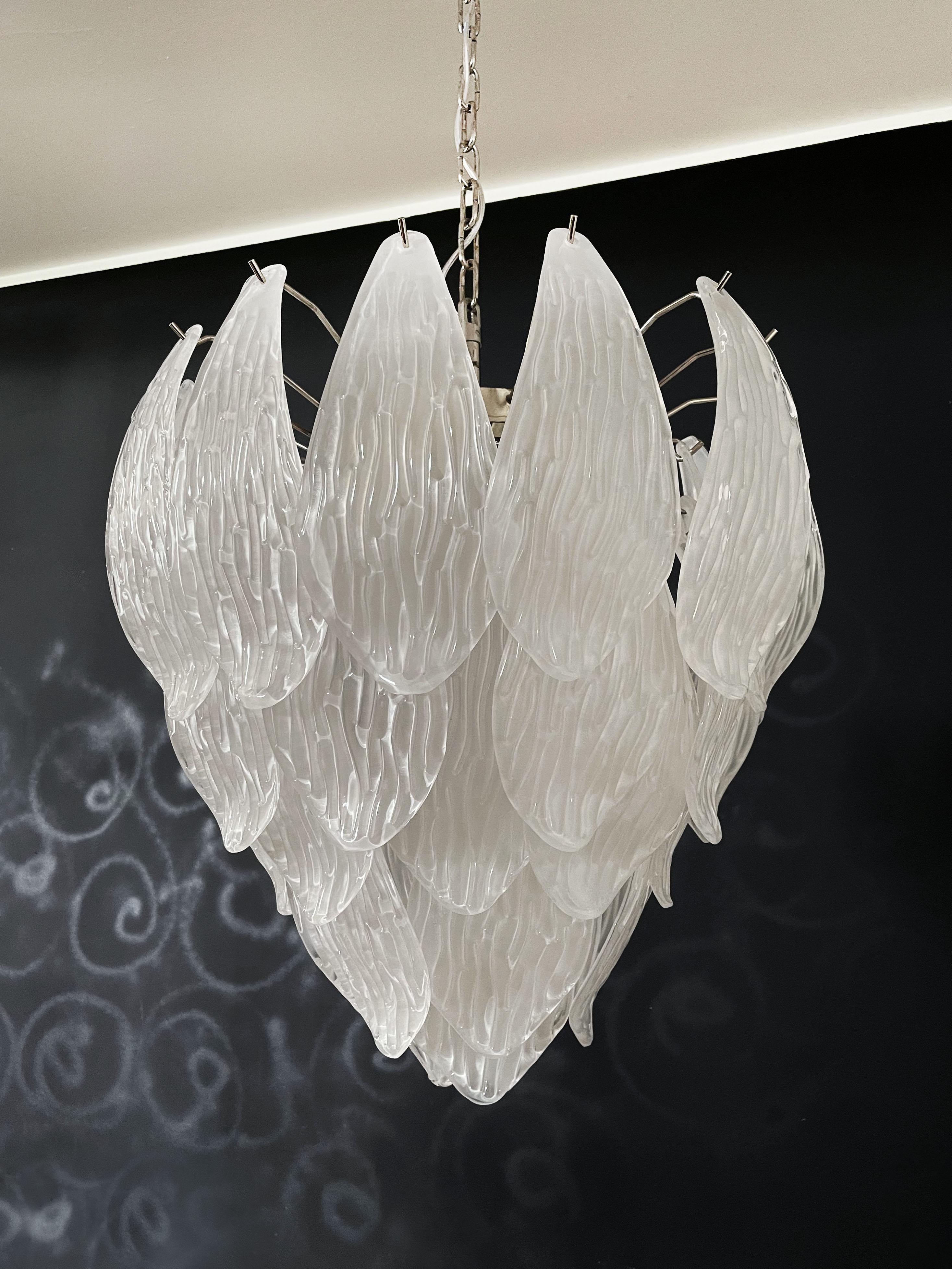 Italian vintage Murano chandelier - frosted carved glass leaves For Sale 6