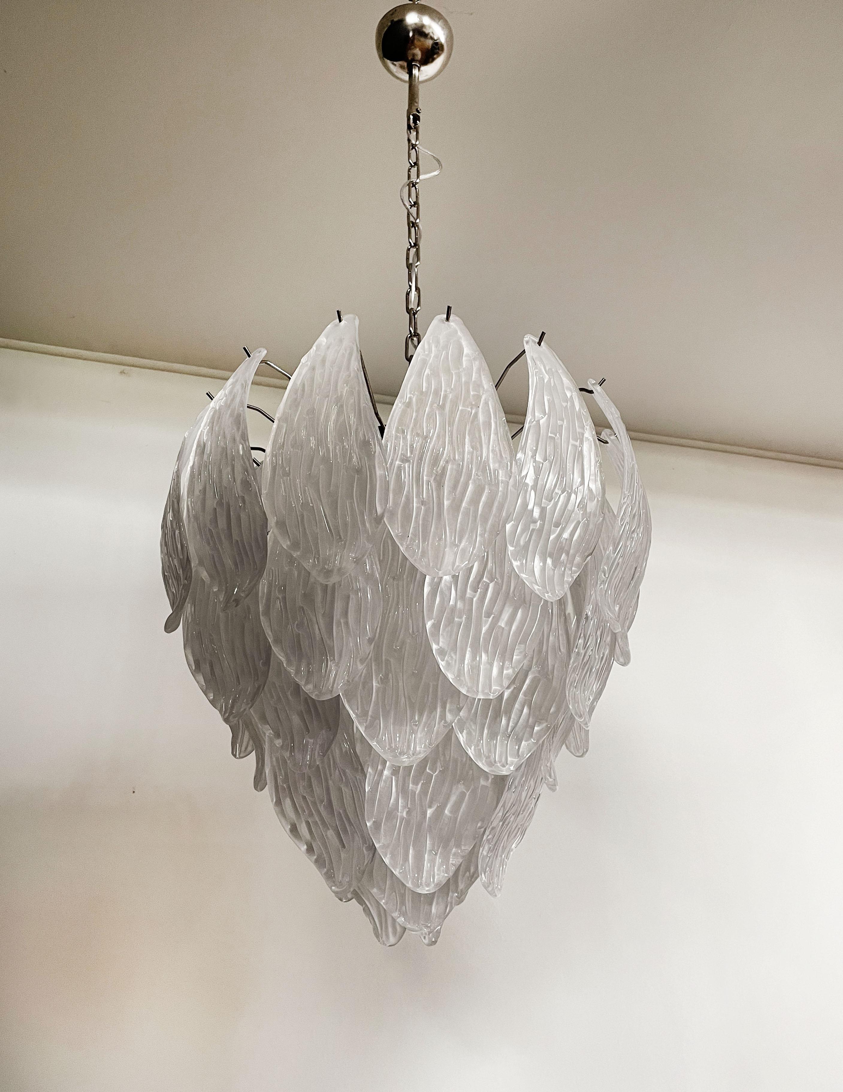 Italian vintage Murano chandelier - frosted carved glass leaves For Sale 7