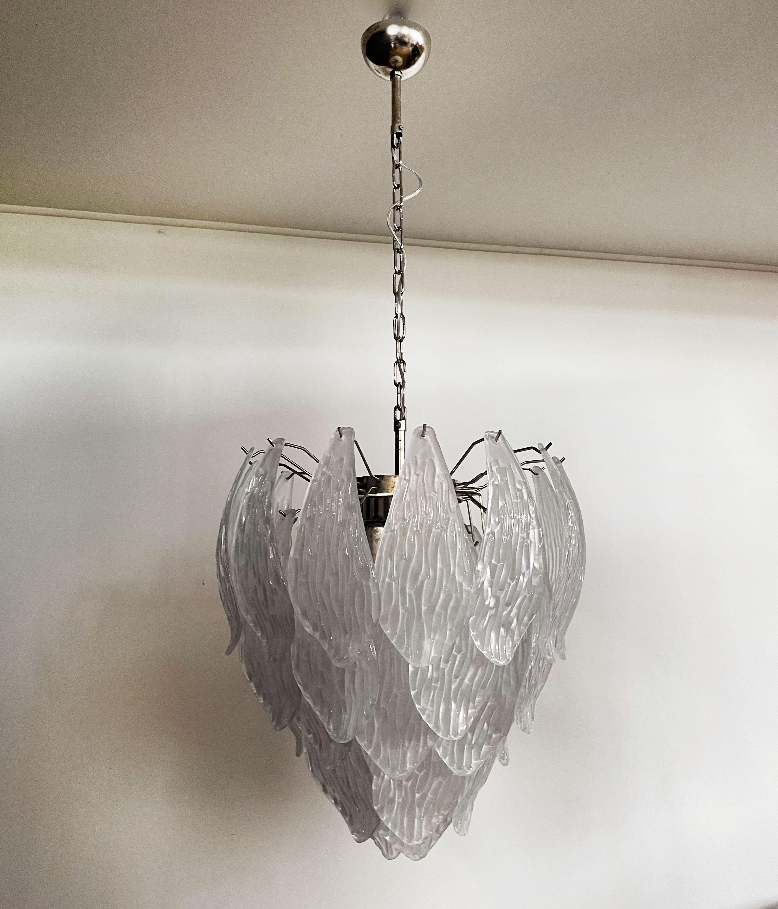 Italian vintage Murano chandelier - frosted carved glass leaves For Sale 8