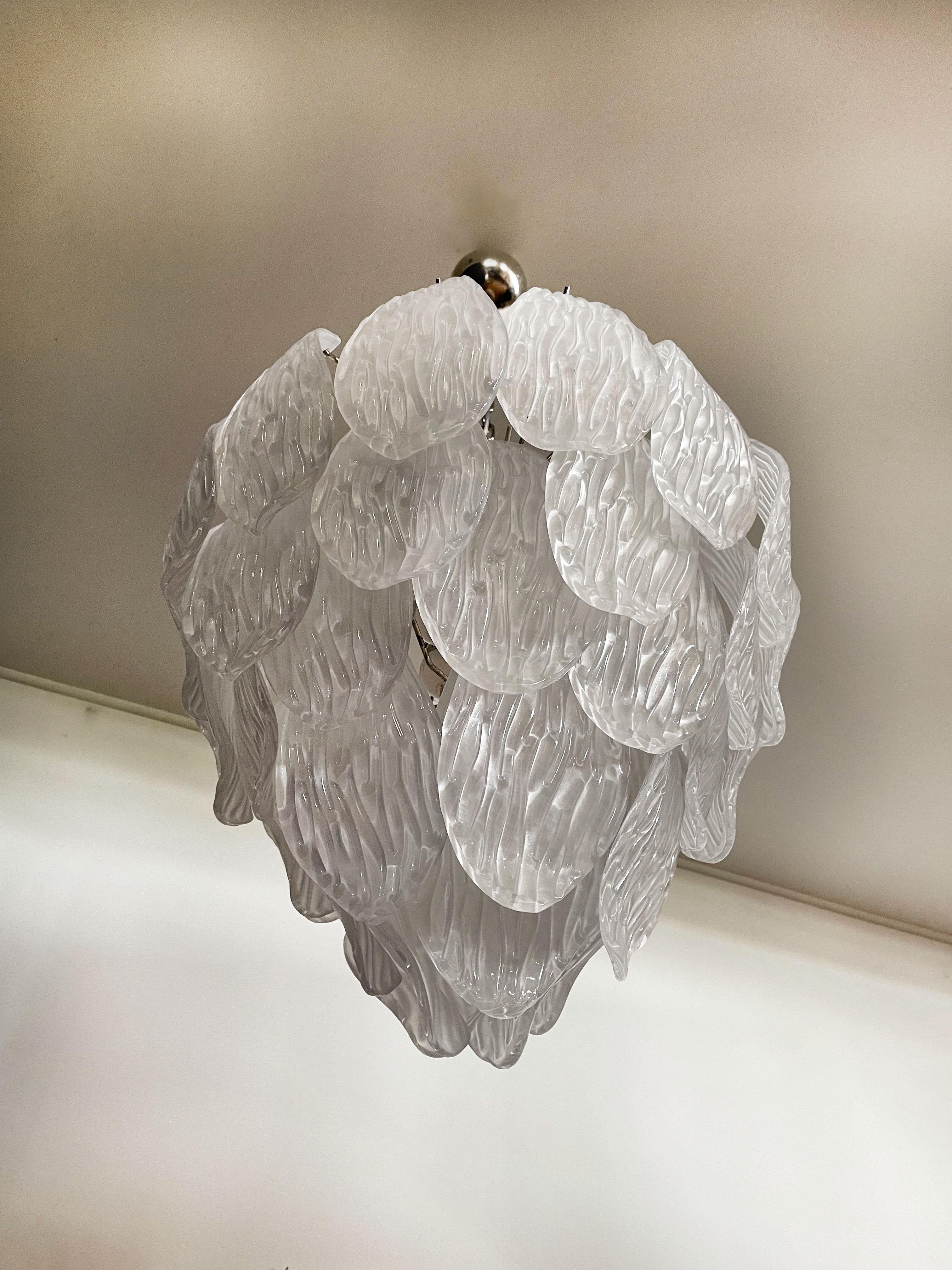 Italian vintage Murano chandelier - frosted carved glass leaves For Sale 9