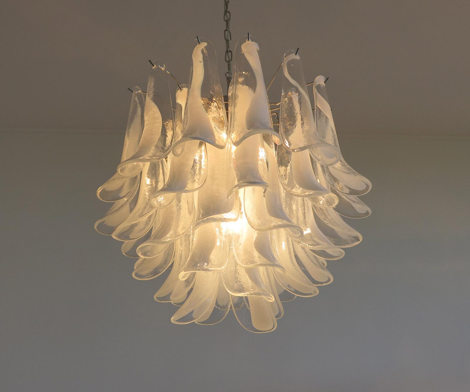 Late 20th Century Italian Vintage Murano Chandelier in the Manner of Mazzega, 41 Glass Petals