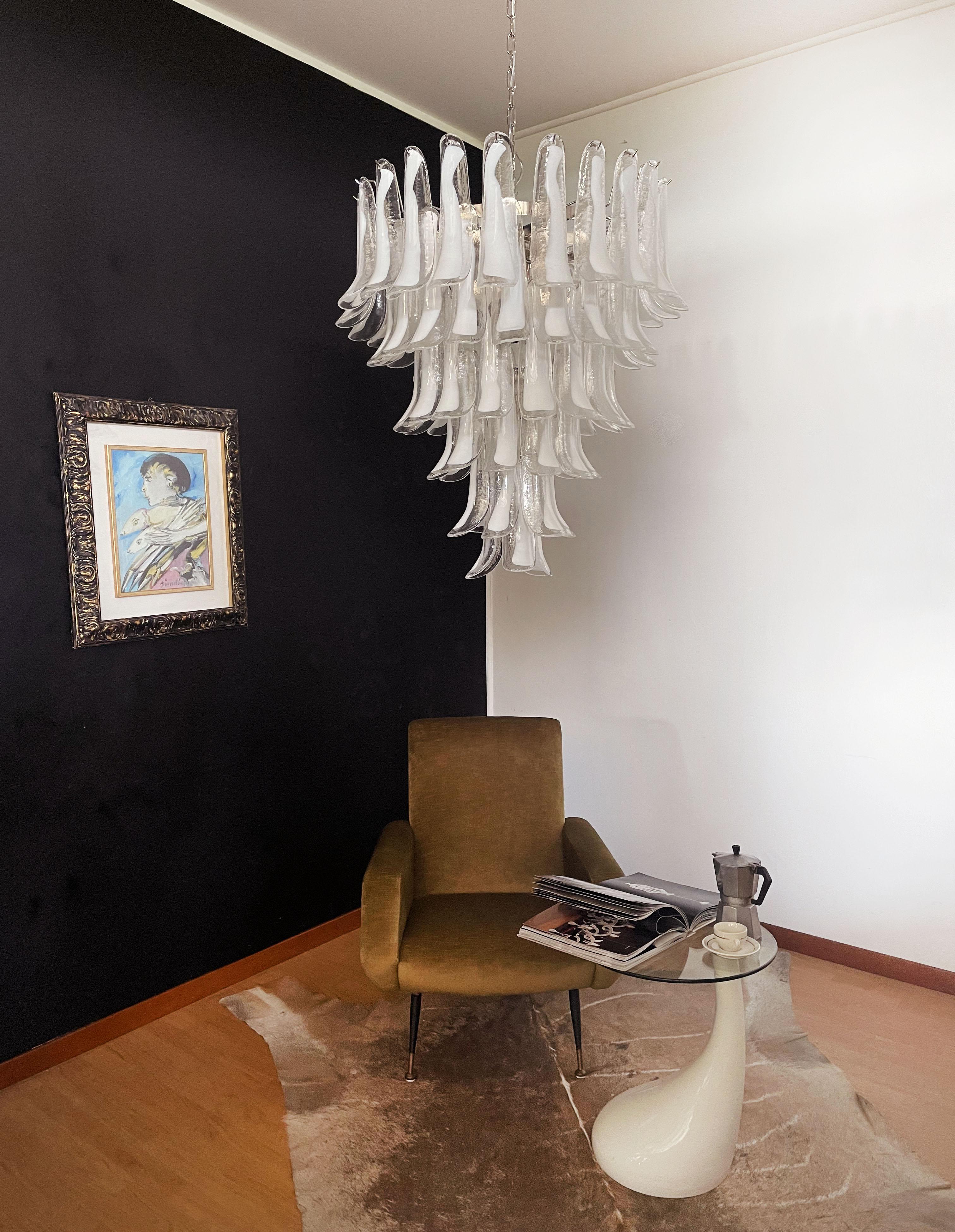 Art Glass Italian vintage Murano chandelier in the manner of Mazzega - 75 glass petals For Sale