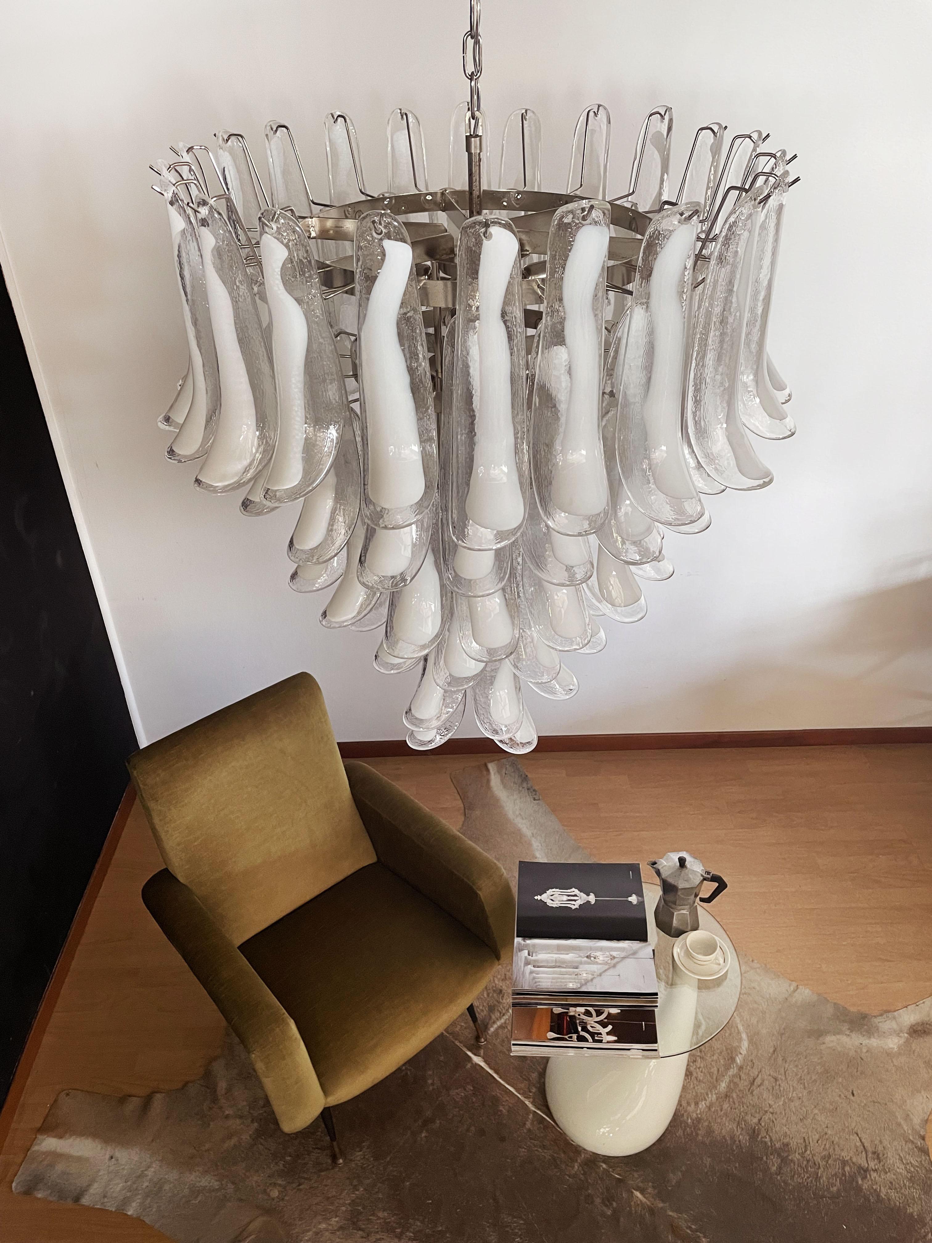 Italienischer Vintage-Murano-Kronleuchter im Vintage-Stil nach Mazzega, 75 Gläser (Verzinkt) im Angebot