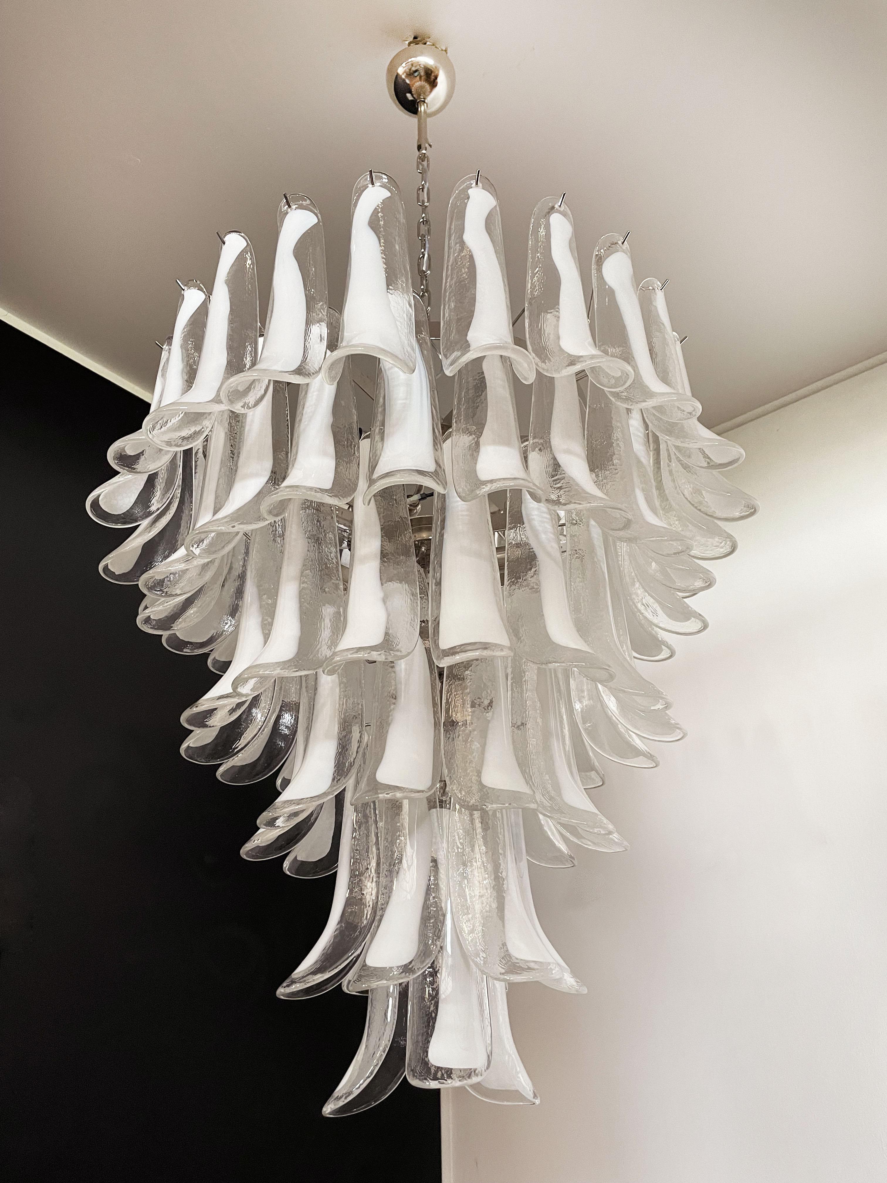 Italienischer Vintage-Murano-Kronleuchter im Vintage-Stil nach Mazzega, 75 Gläser im Zustand „Gut“ im Angebot in Gaiarine Frazione Francenigo (TV), IT
