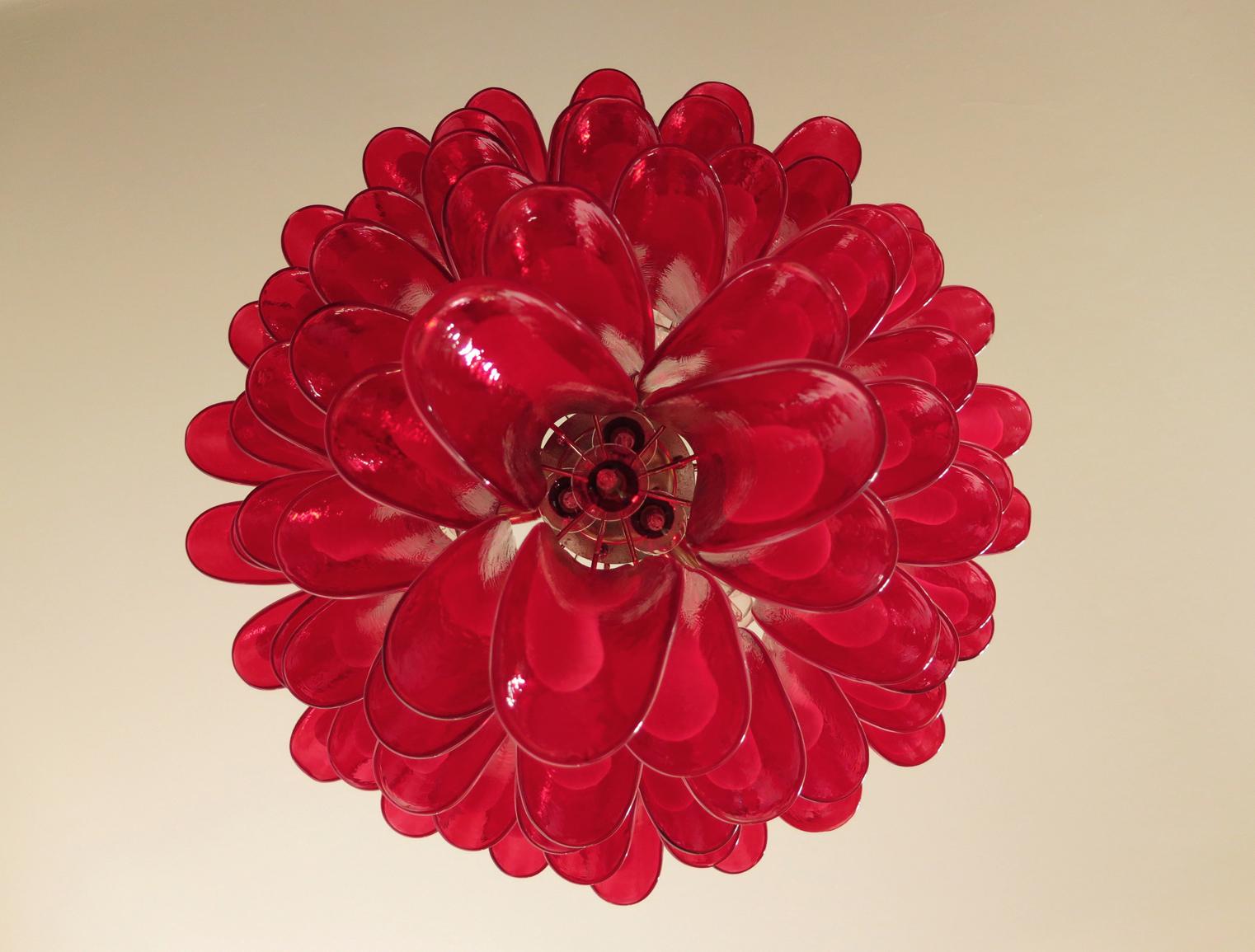 Italian Vintage Murano Chandelier in the Manner of Mazzega, 75 Red Glass Petals For Sale 3