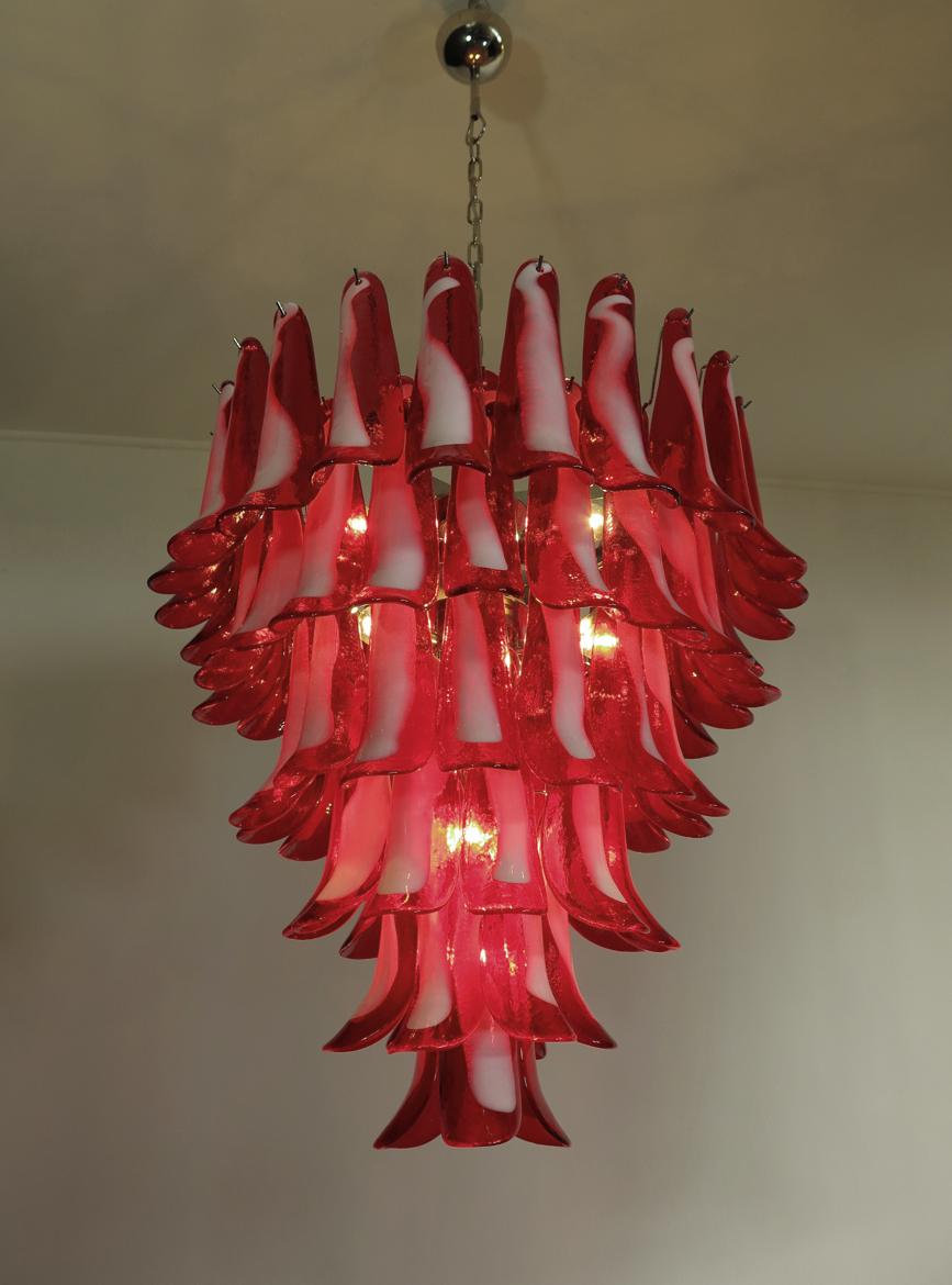 Italian Vintage Murano Chandelier in the Manner of Mazzega, 75 Red Glass Petals For Sale 4