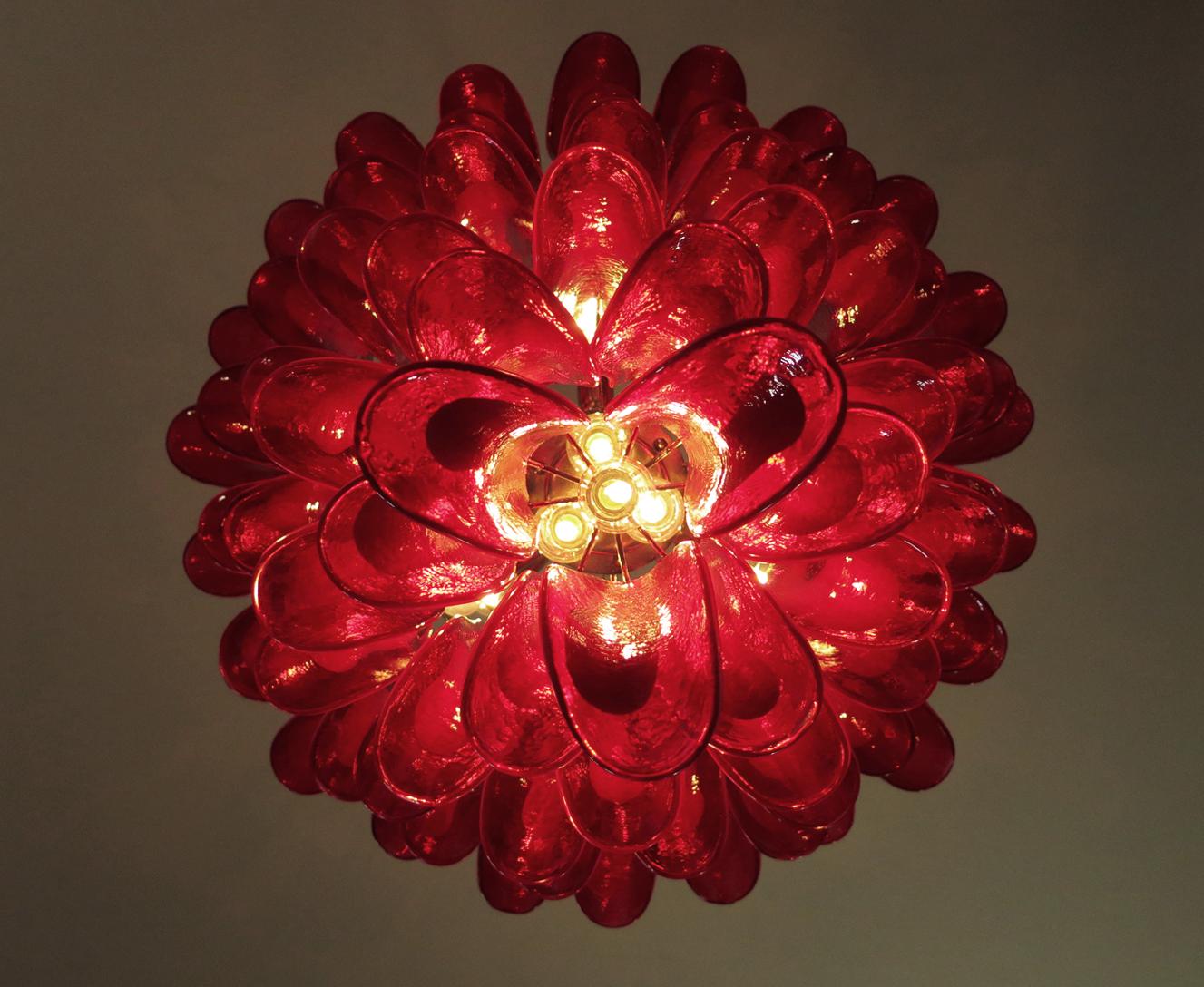 Italian Vintage Murano Chandelier in the Manner of Mazzega, 75 Red Glass Petals For Sale 2