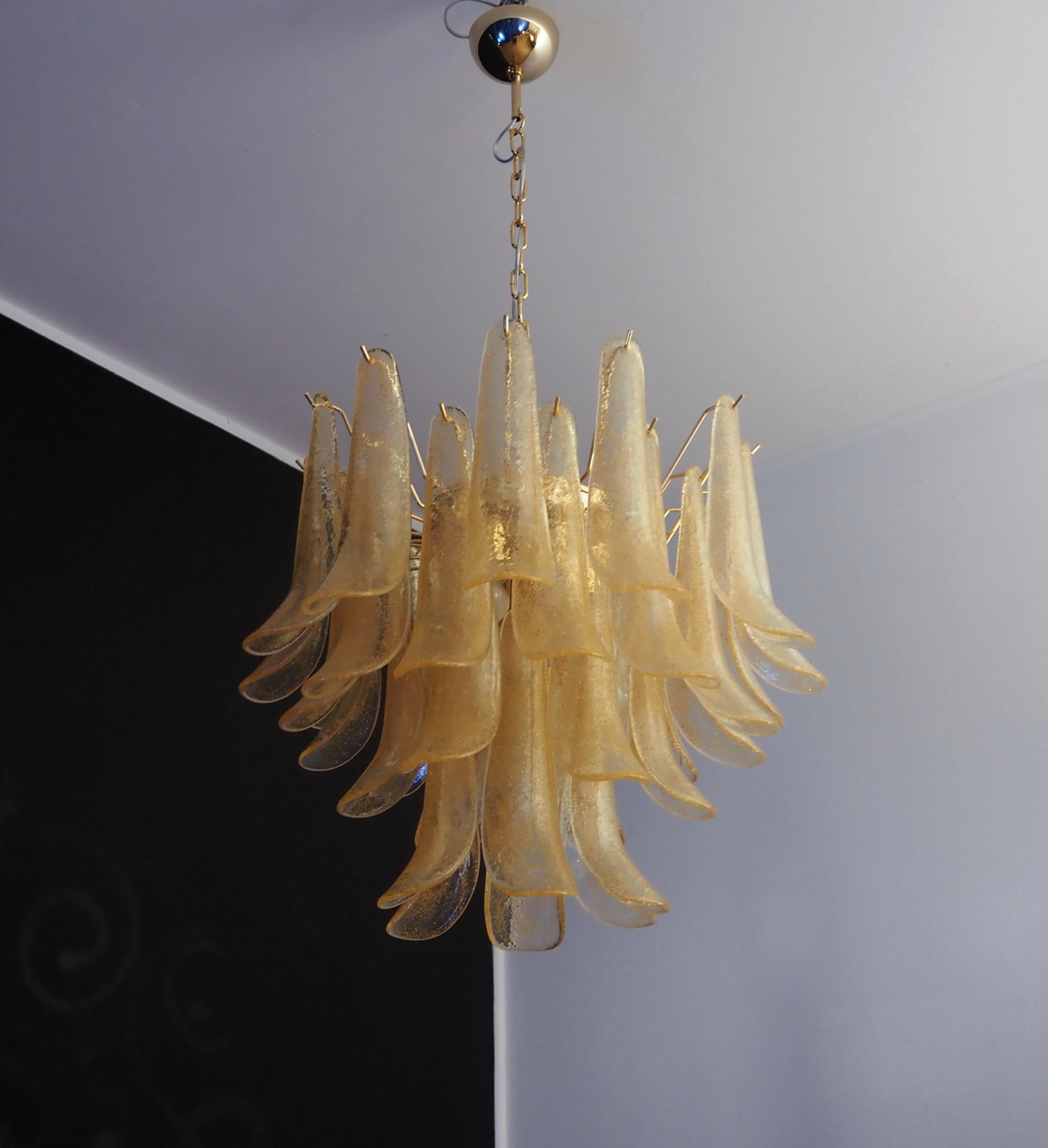 Italian vintage Murano chandelier - Mazzega - 36 GOLD glass petals For Sale 2