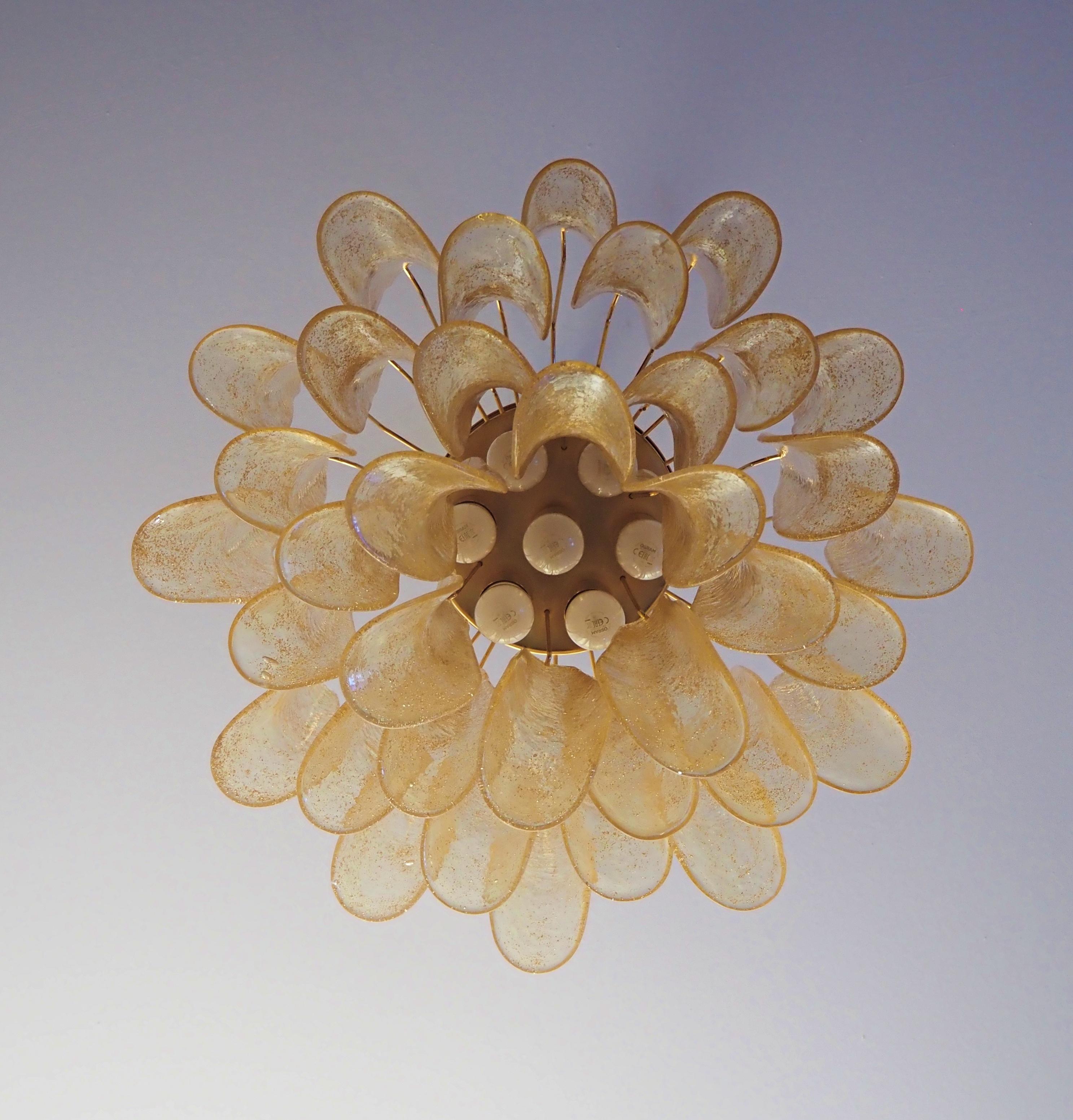 Italian vintage Murano chandelier - Mazzega - 36 GOLD glass petals For Sale 3