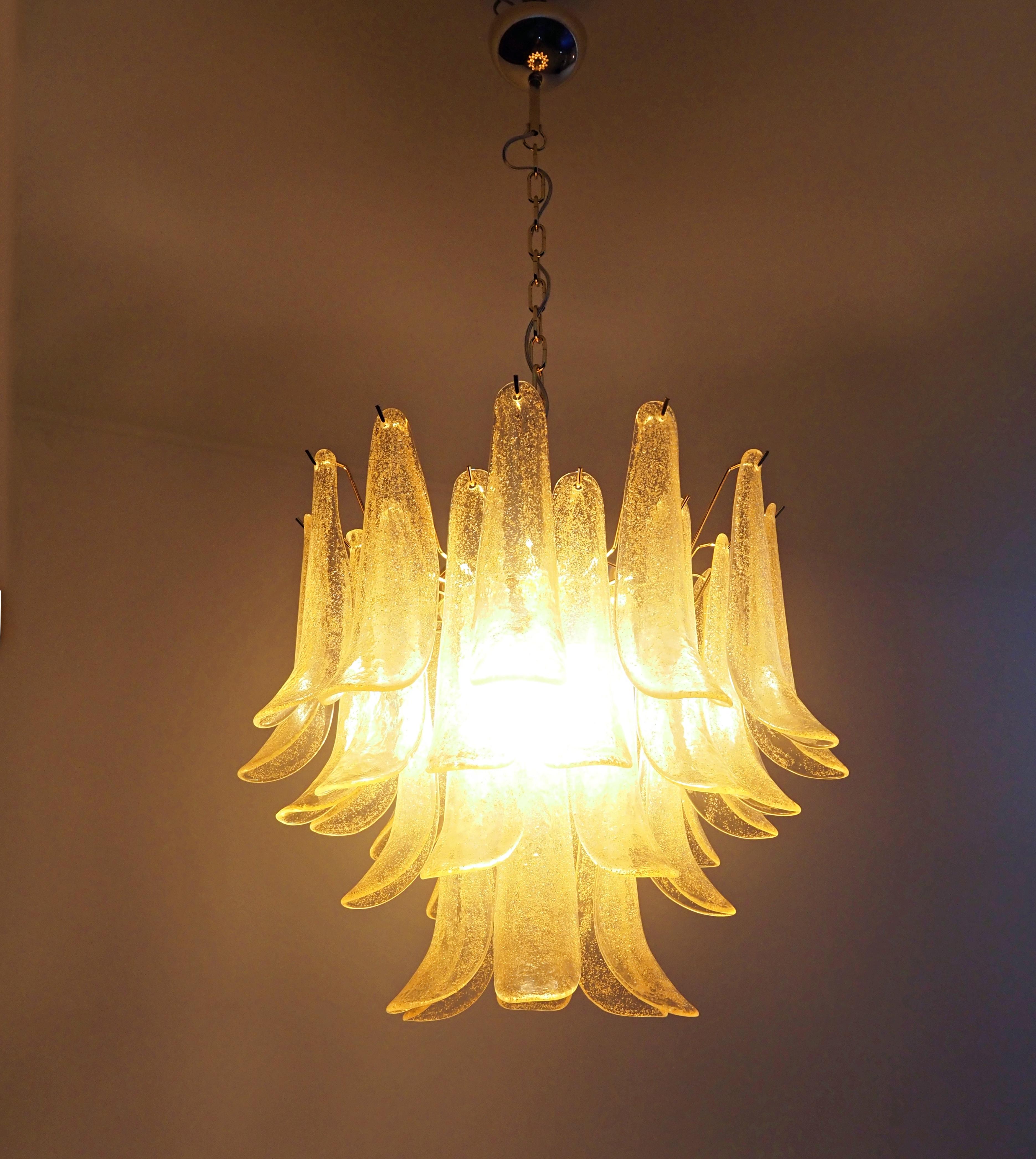 Italian vintage Murano chandelier - Mazzega - 36 GOLD glass petals For Sale 5