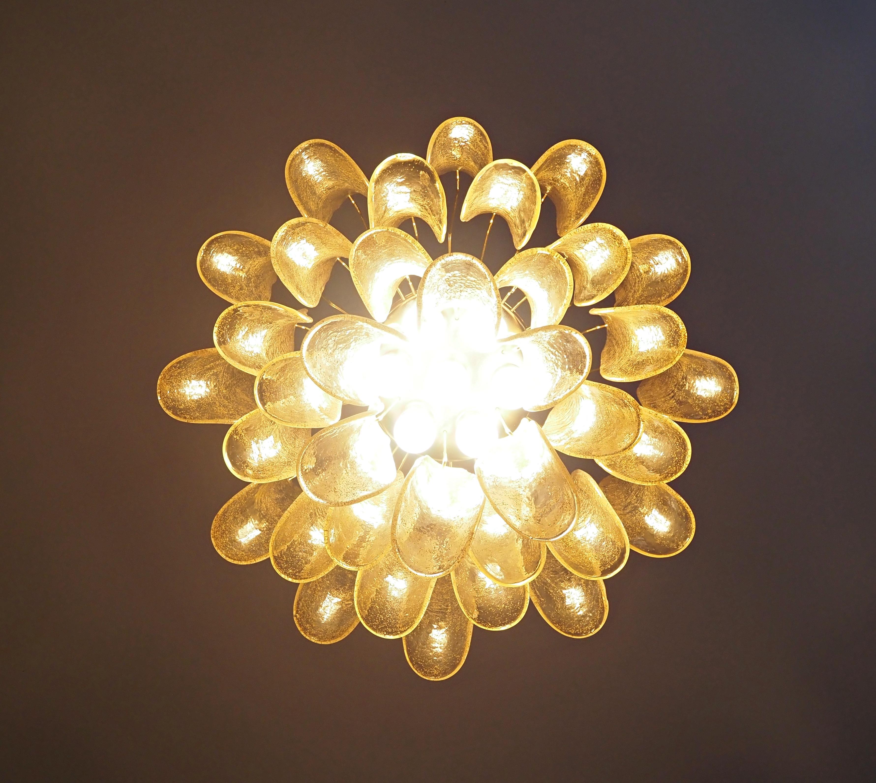 Italian vintage Murano chandelier - Mazzega - 36 GOLD glass petals For Sale 6