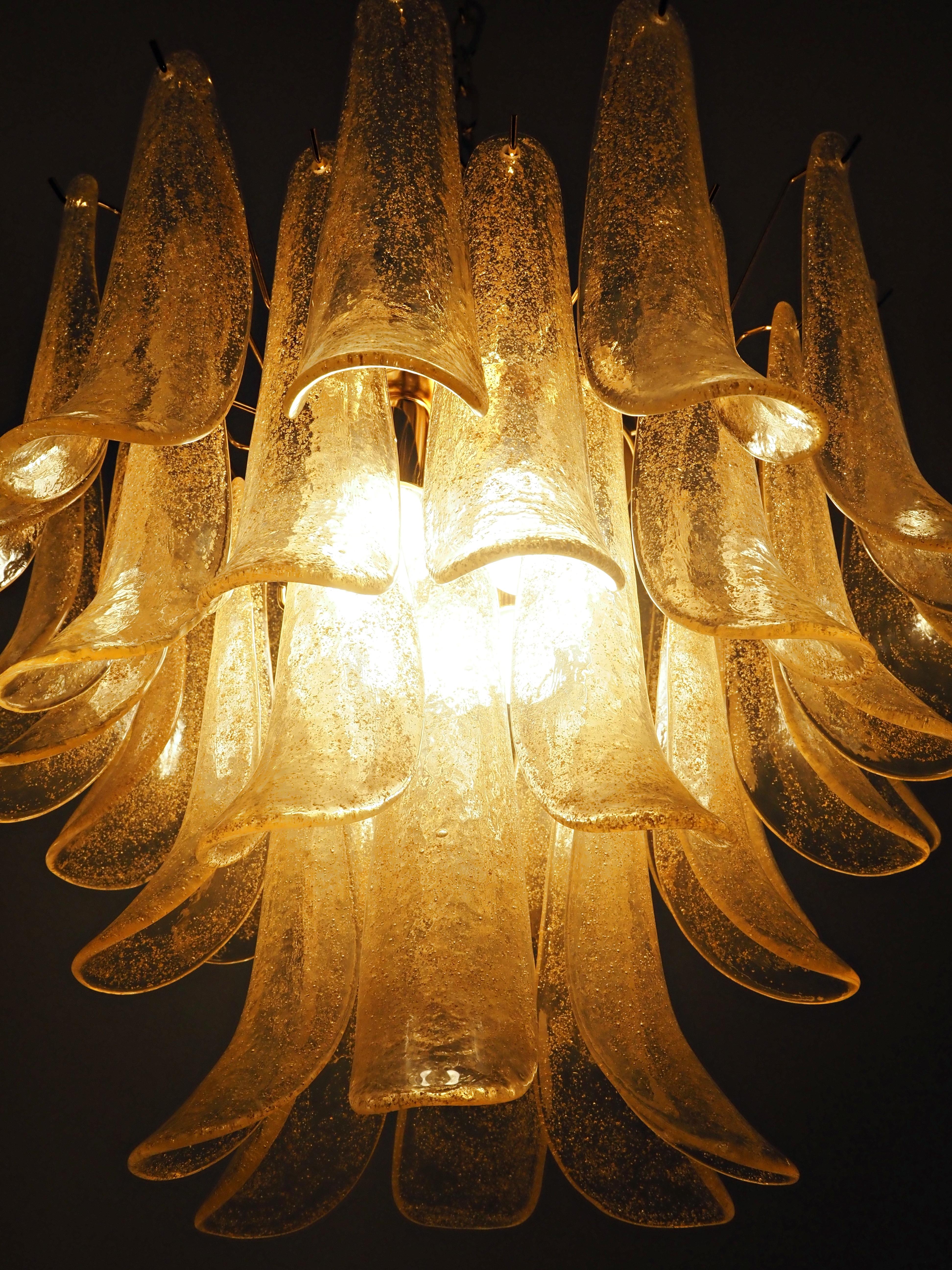 Italian vintage Murano chandelier - Mazzega - 36 GOLD glass petals For Sale 7