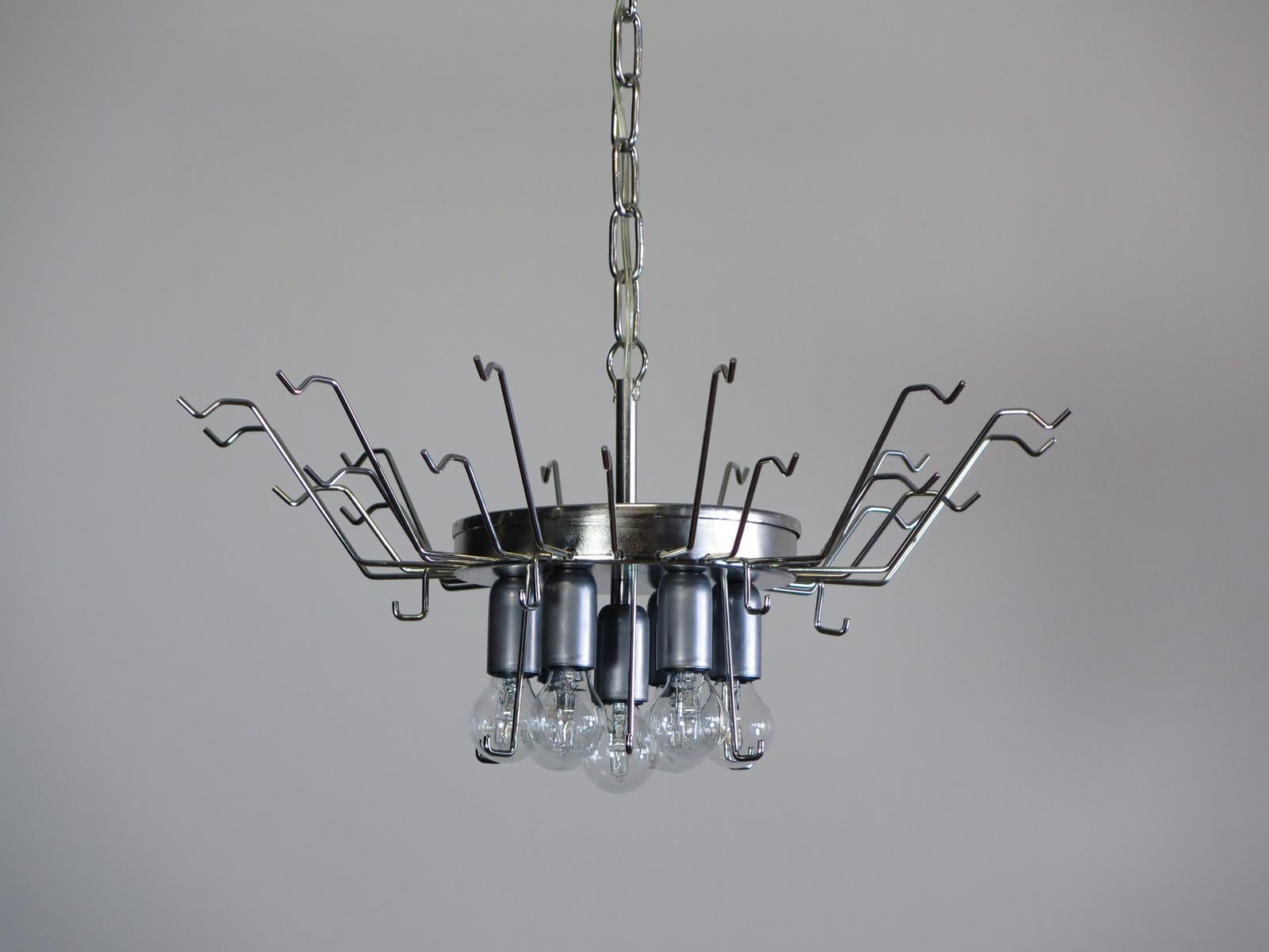 Italian Vintage Murano Chandelier, Mazzega, 36 Lattimo Glass Petals 7